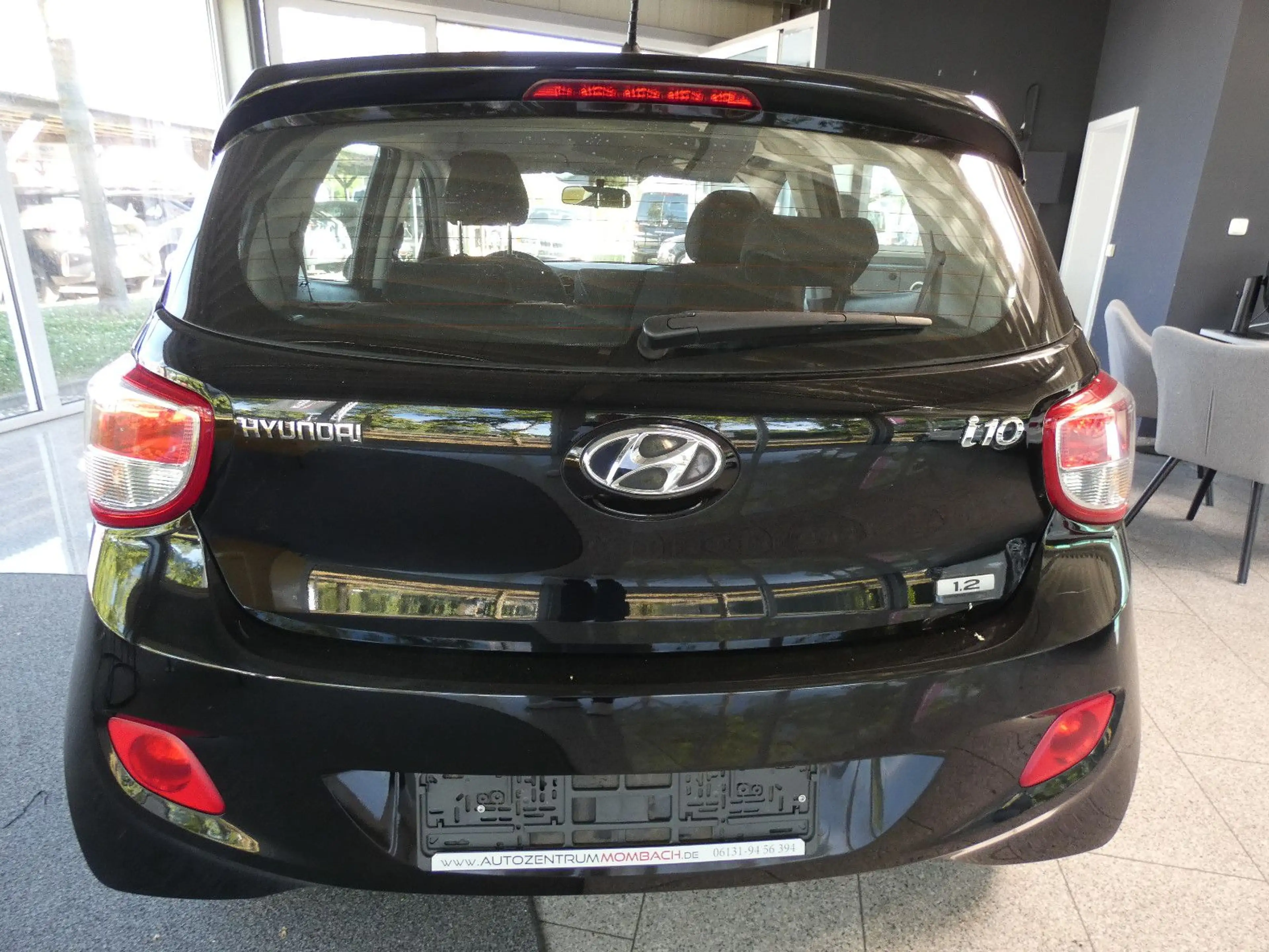 Hyundai i10 FIFA World Cup Edition — photo 6