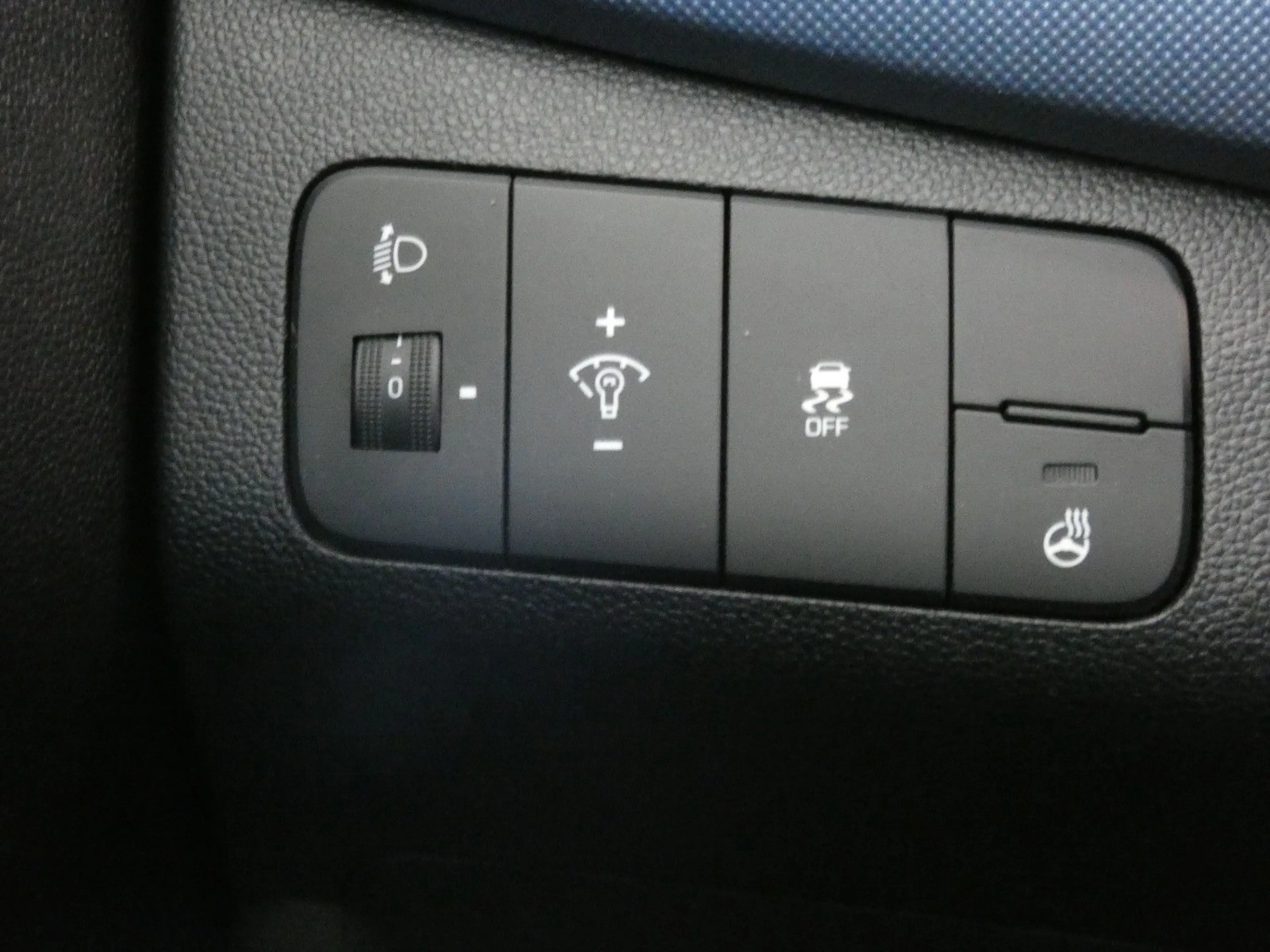 Hyundai i10 FIFA World Cup Edition — photo 18