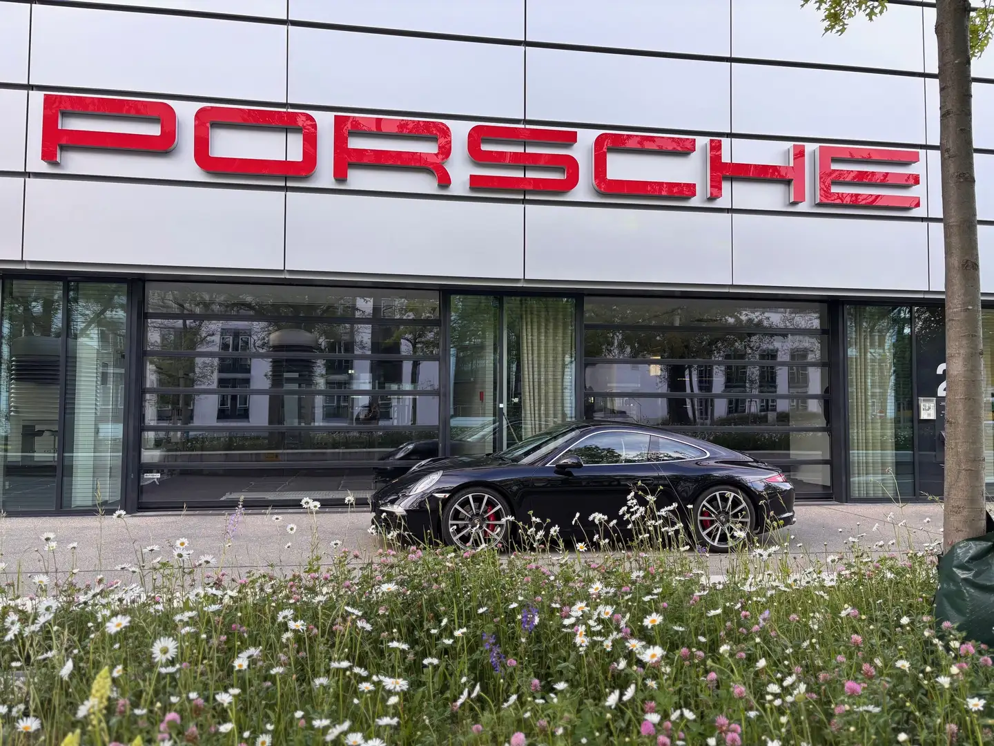 Porsche 991 911 Carrera S, Approved bis 01/2027, 3,8 Liter Černá - 1