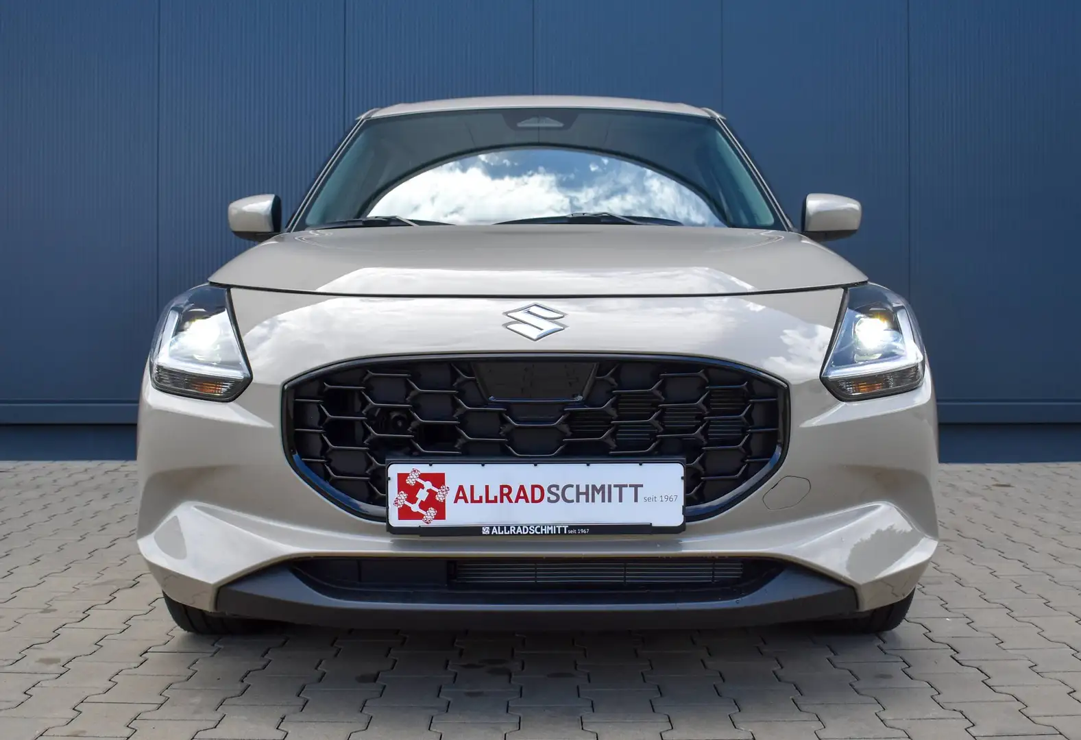 Suzuki Swift Comfort 1.2l CVT Dualjet Hybrid Beige - 2