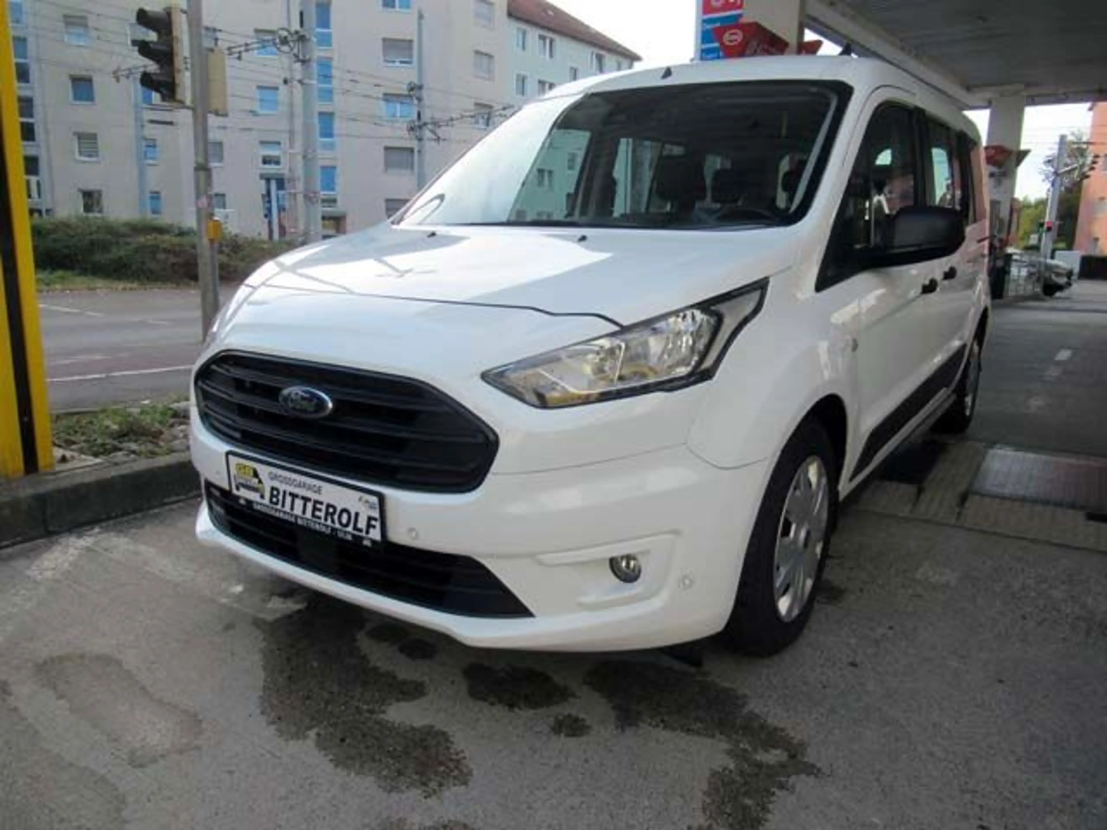 Ford Transit Connect L2 D 5Sitzer T Navi/AHK/Klima/RF — photo 2