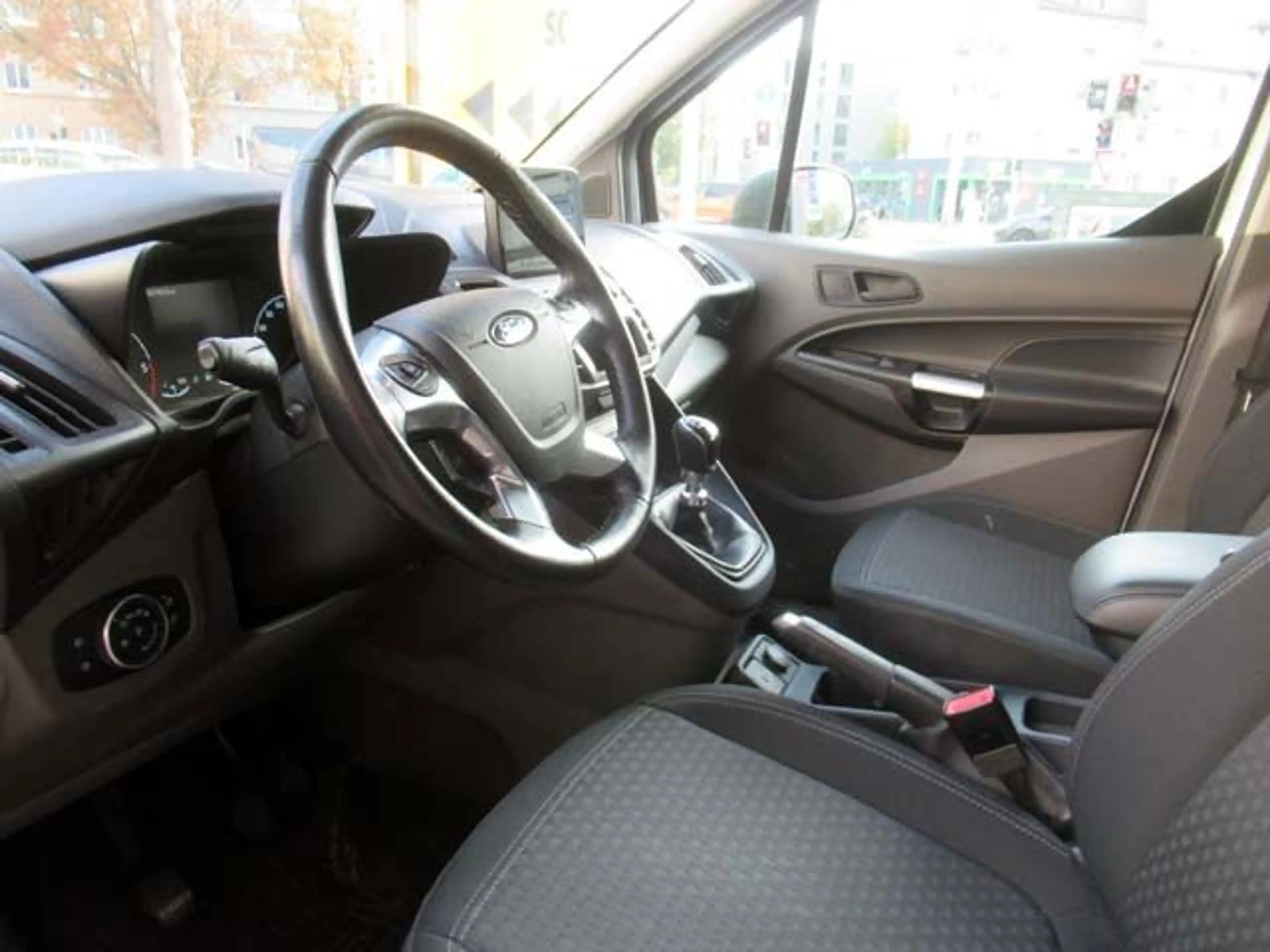 Ford Transit Connect L2 D 5Sitzer T Navi/AHK/Klima/RF — photo 5