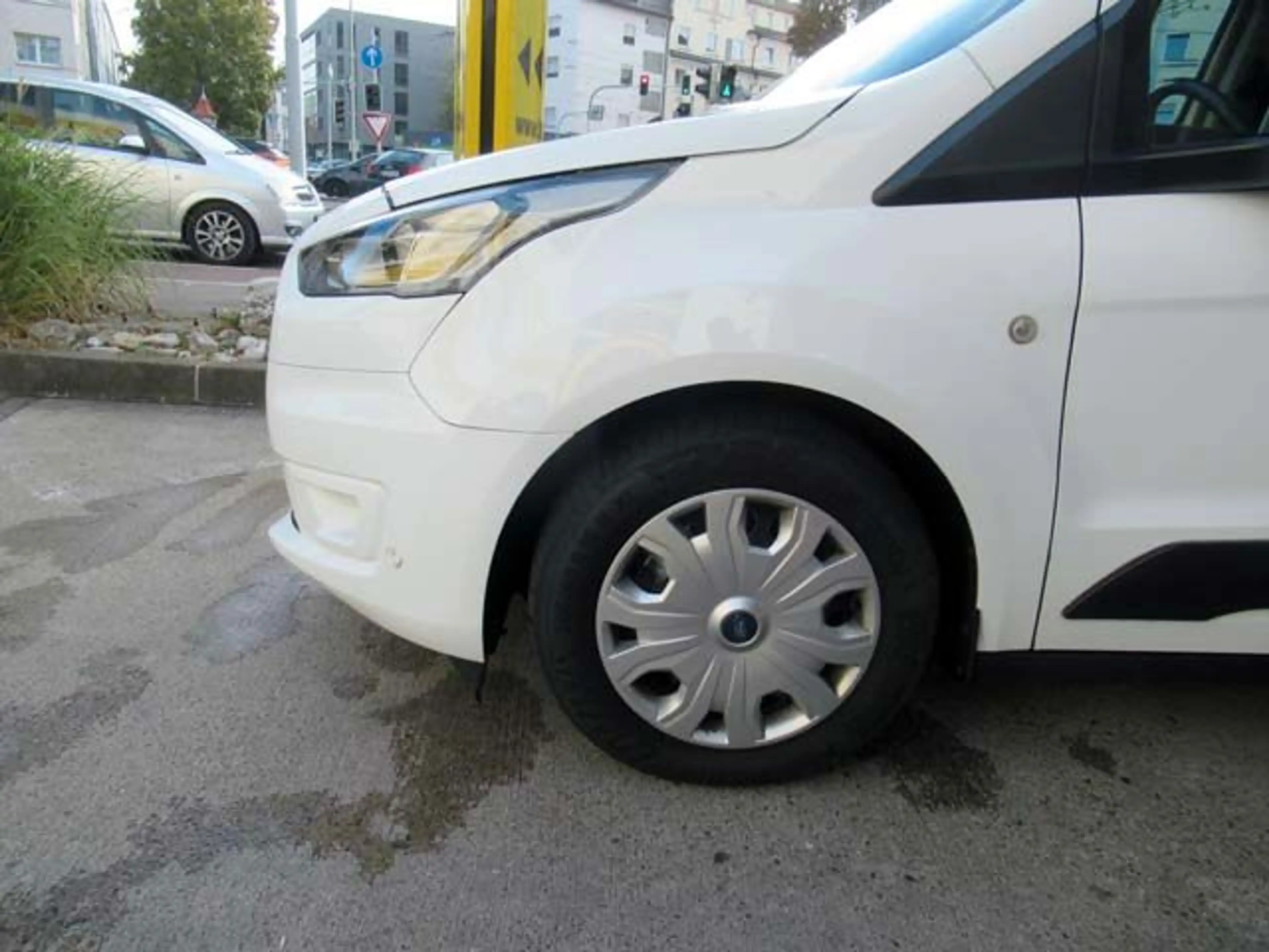 Ford Transit Connect L2 D 5Sitzer T Navi/AHK/Klima/RF — photo 8