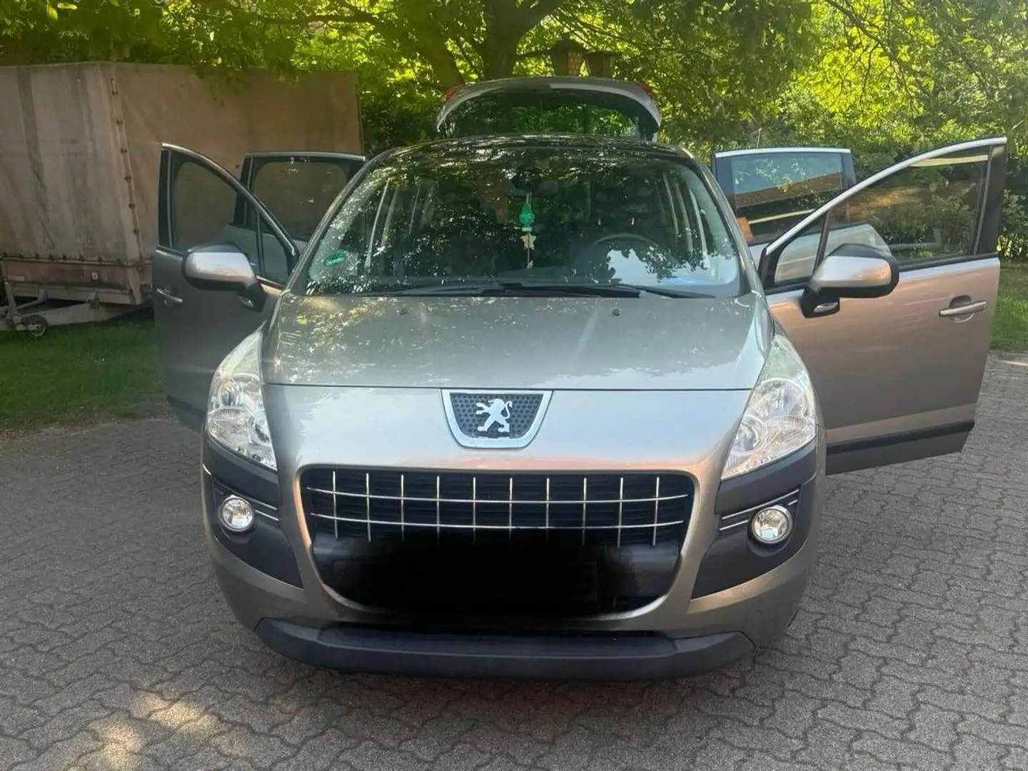 Peugeot 3008 3008 155 THP Premium Grau - 2