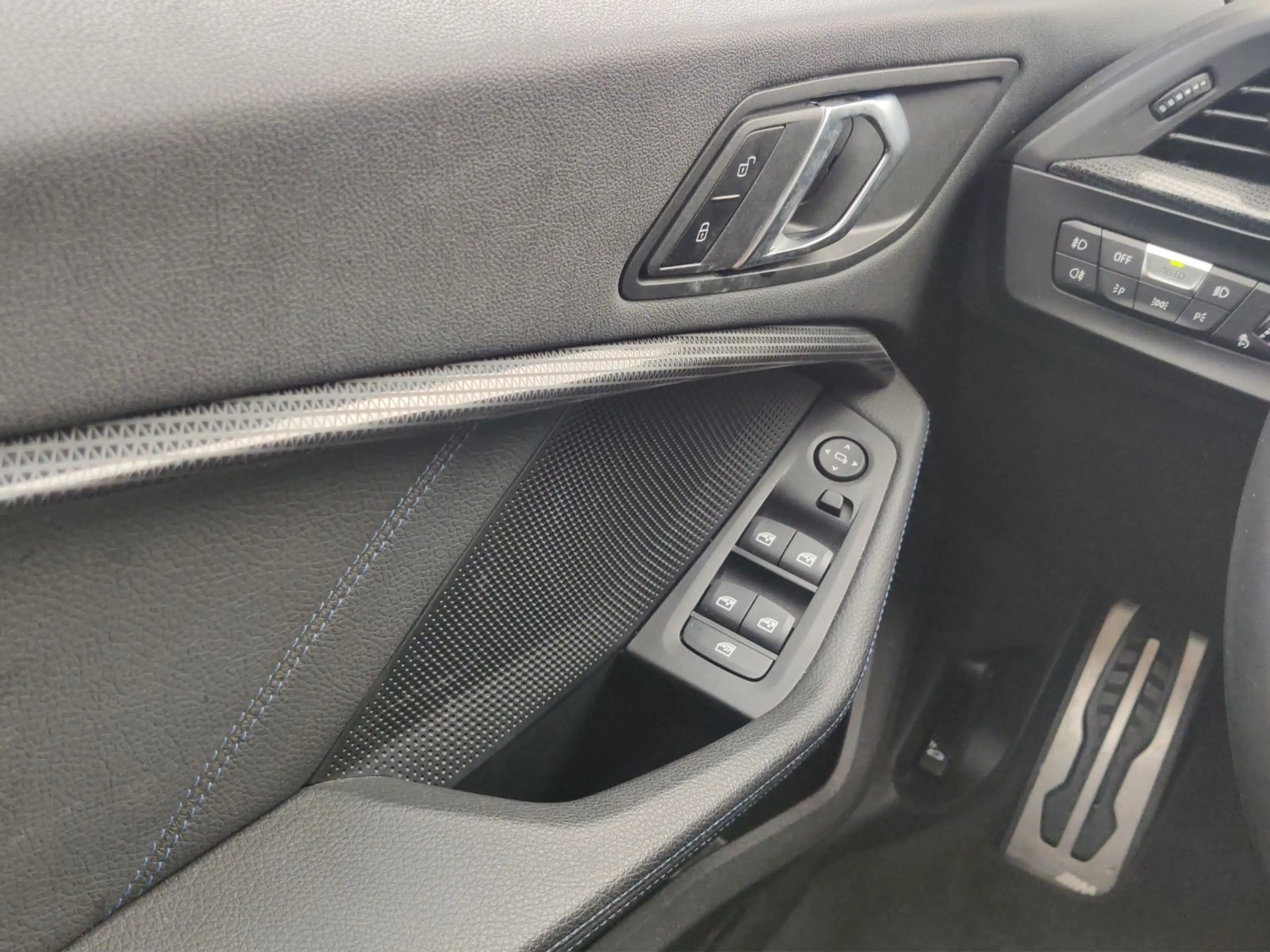 BMW 120 d nza 120 d xDrive M Sport AHK LED M-Technic — photo 15
