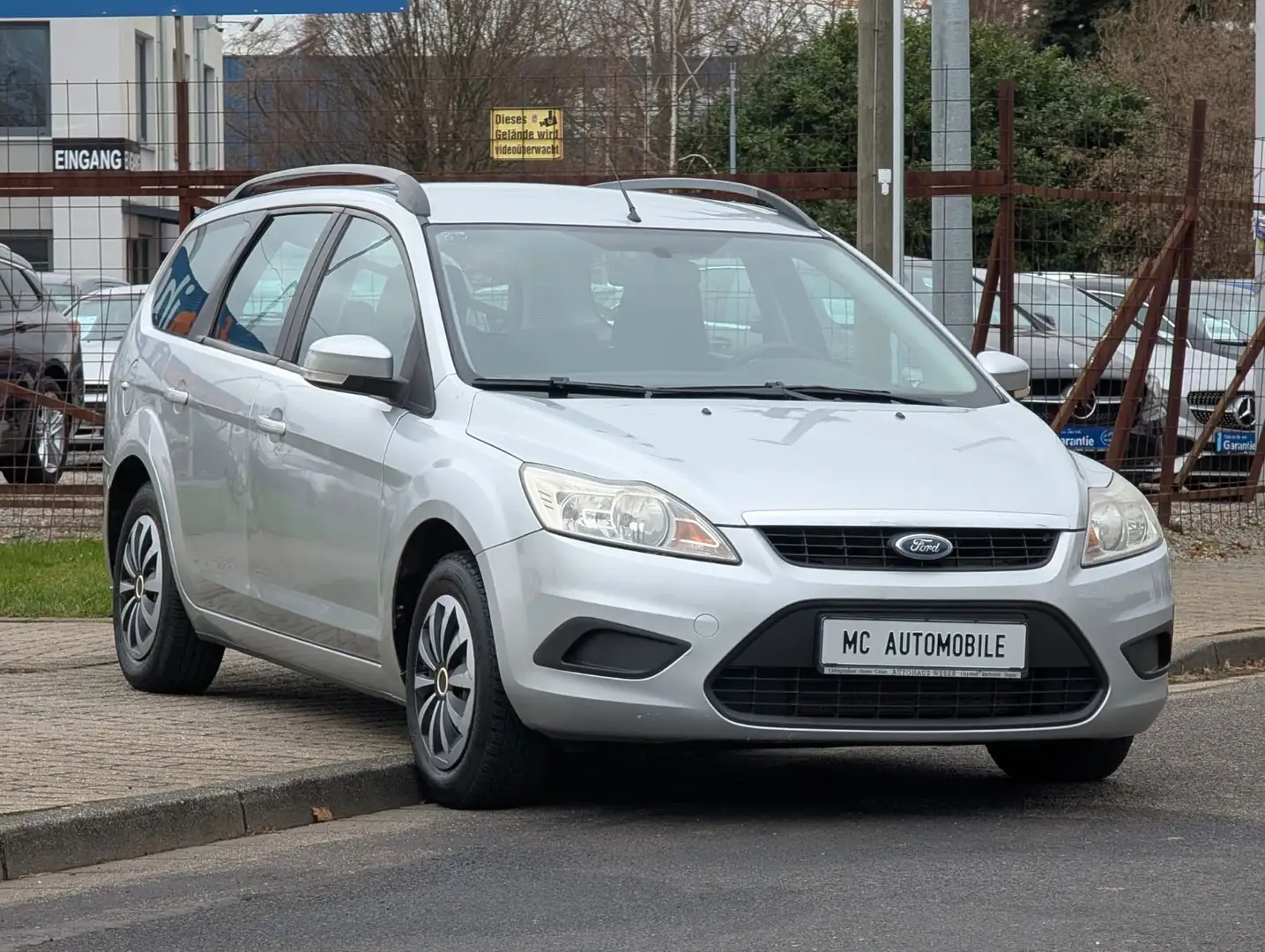 Ford Focus Turnier Style*KLIMA*TEMPOMAT*RADIO-CD*USB Silber - 2