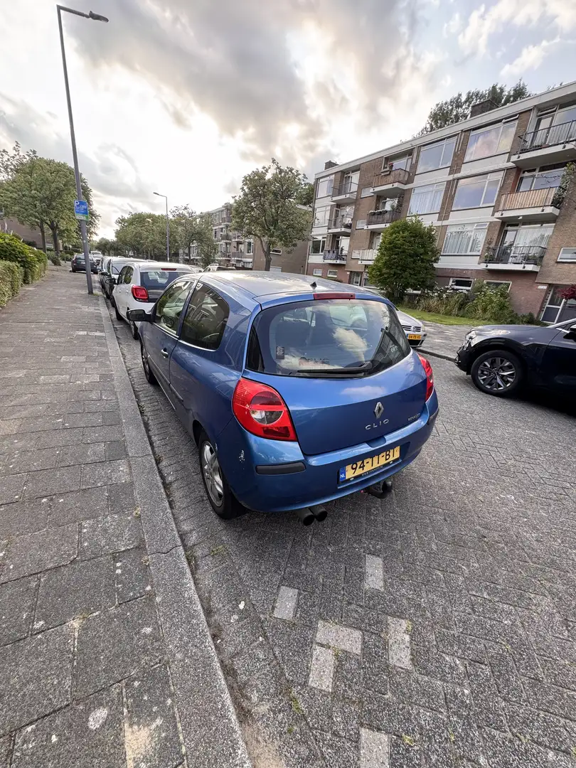 Renault Clio 1.2 16V Campus Extreme - 2