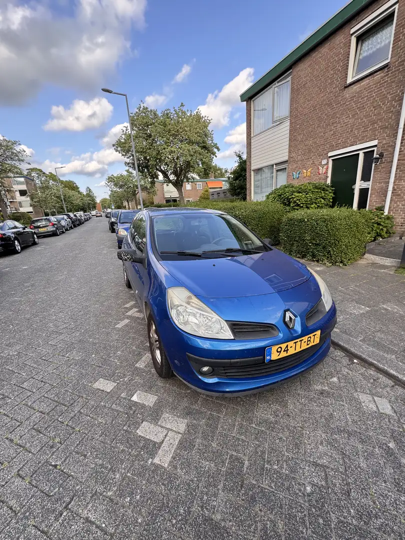 Renault Clio 1.2 16V Campus Extreme - 1