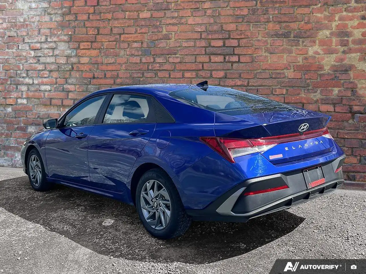 Hyundai ELANTRA снимка Hyundai ELANTRA