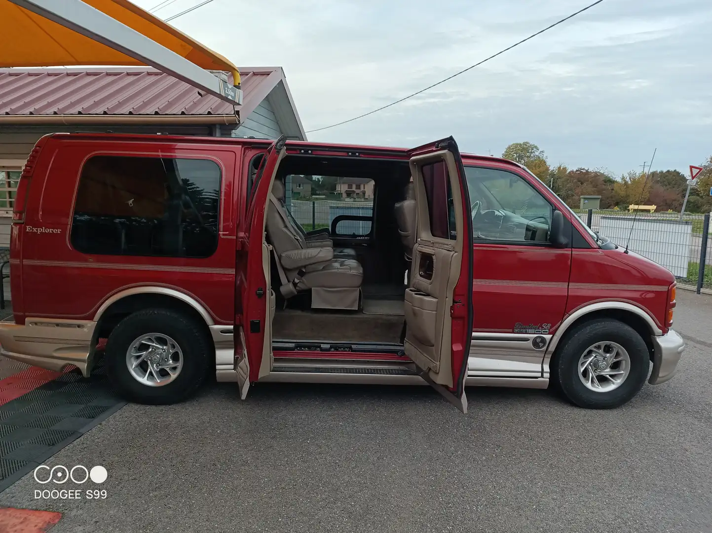 GMC Savana 1500 Piros - 2