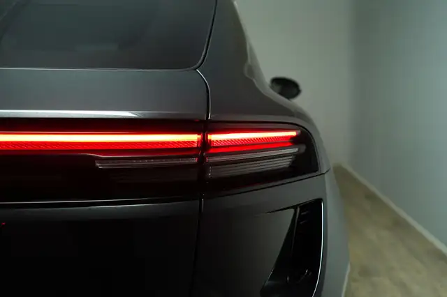 Porsche Macan Turbo Ansicht 14