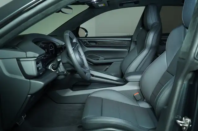 Porsche Macan Turbo Ansicht 18