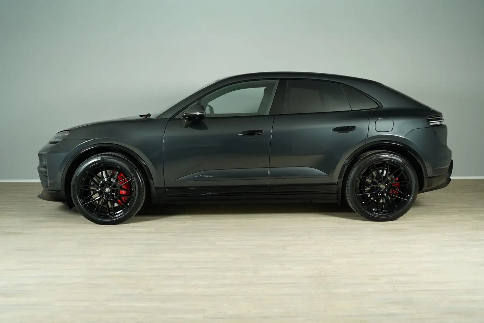 Porsche Macan Turbo Grau - 2