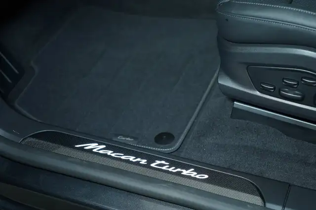 Porsche Macan Turbo Ansicht 19