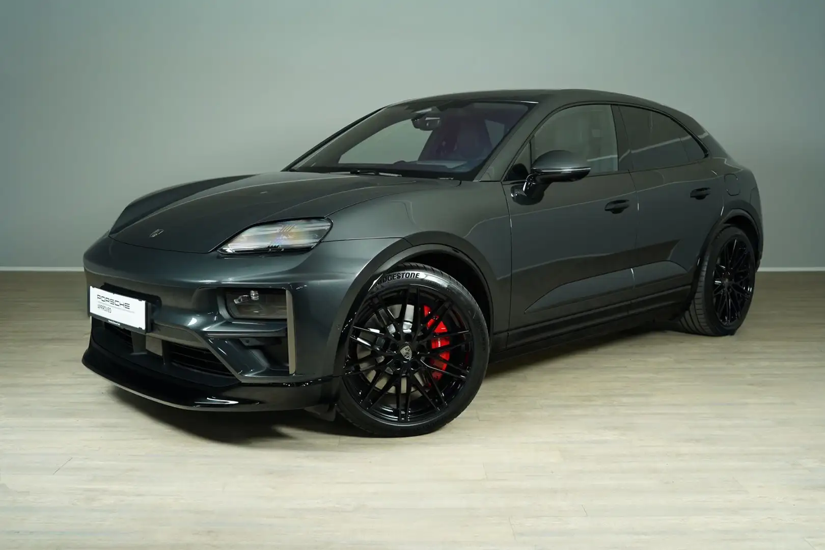Porsche Macan Turbo Grau - 1
