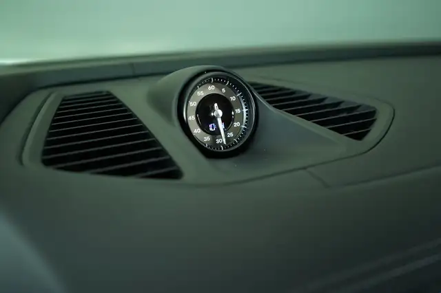 Porsche Macan Turbo Ansicht 24