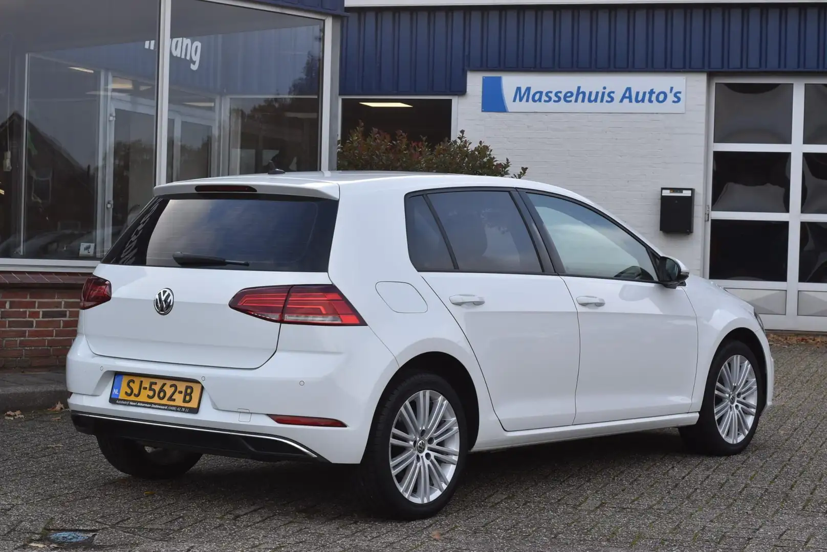 Volkswagen Golf 1.0 TSI Comfortline 77dkm CarPlay LED Clima Cruise Weiß - 2