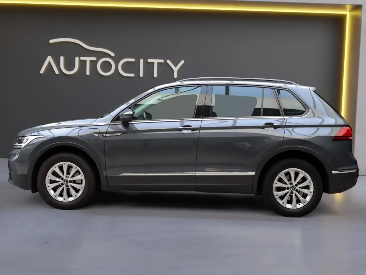 Volkswagen Tiguan Tiguan 1.4 TSI eHybrid Life OPF Keyless l Camera l Gris - 2