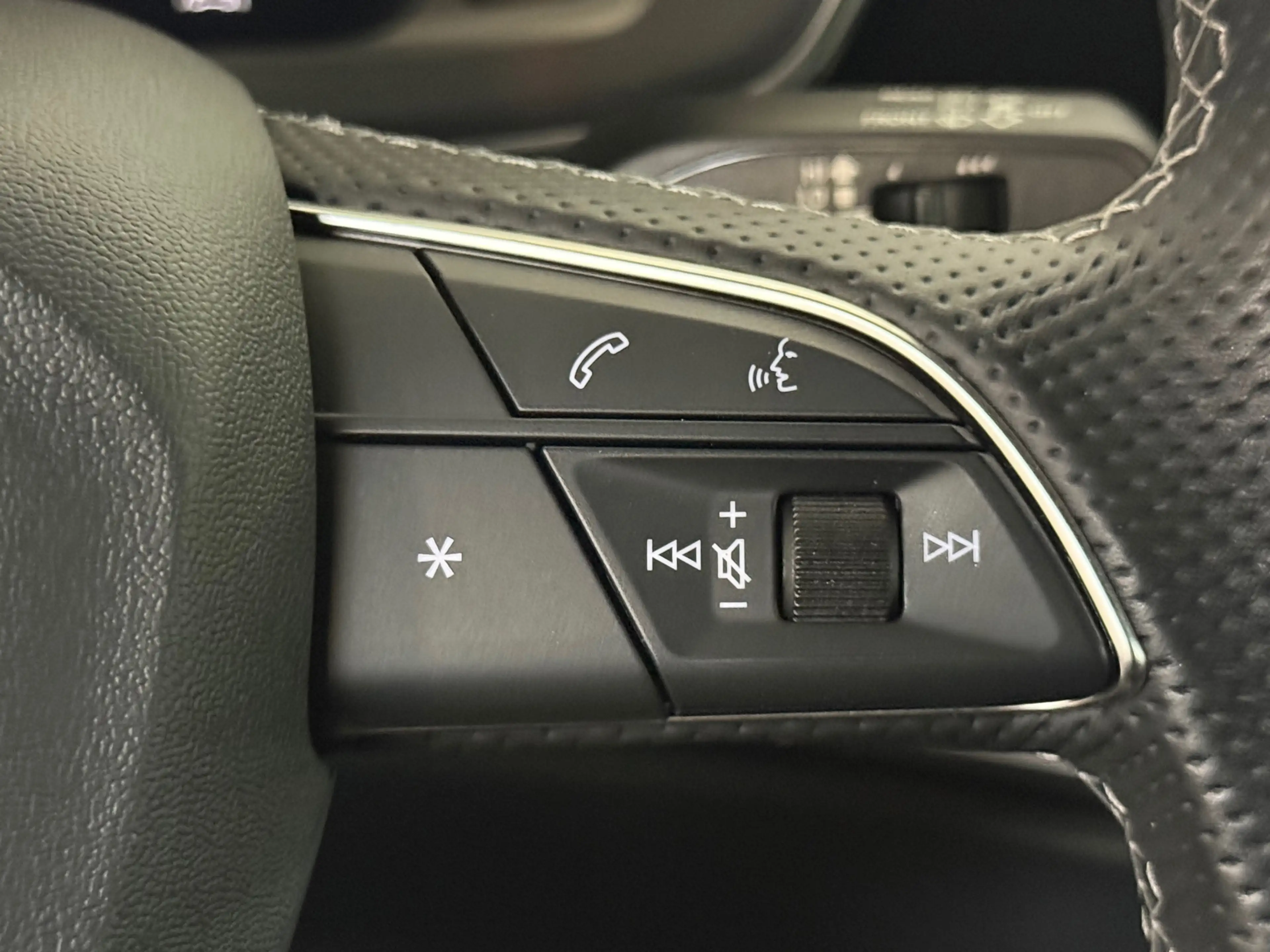 Audi Q3 Sportback 45 TFSI e 3 x S-line Pano Keyless Camera — photo 14