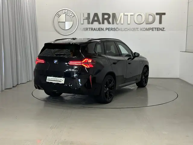 BMW X3 view 6
