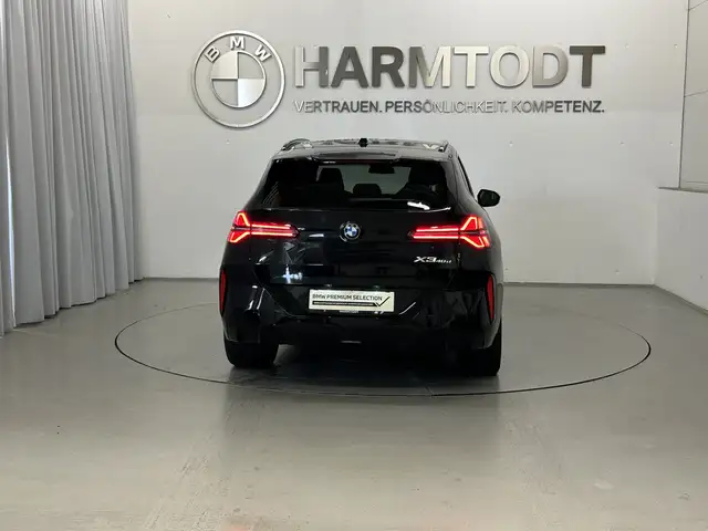 BMW X3 view 5
