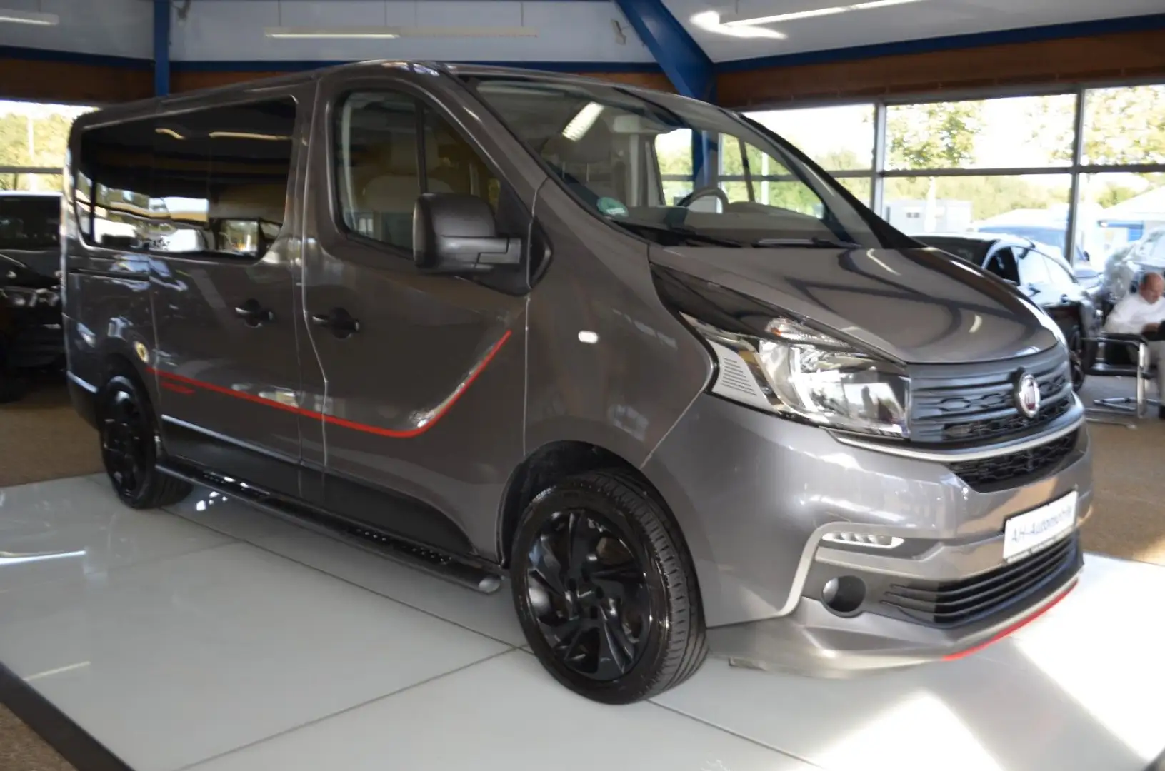 Fiat Talento Kombi L1H1 1,0t Family NAVI / R-KAM /PDC Schwarz - 2