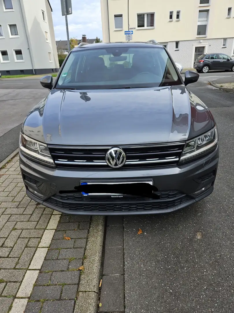 Volkswagen Tiguan 2.0 TDI SCR 4Motion (BlueMotion Tech) Trendline Grau - 1