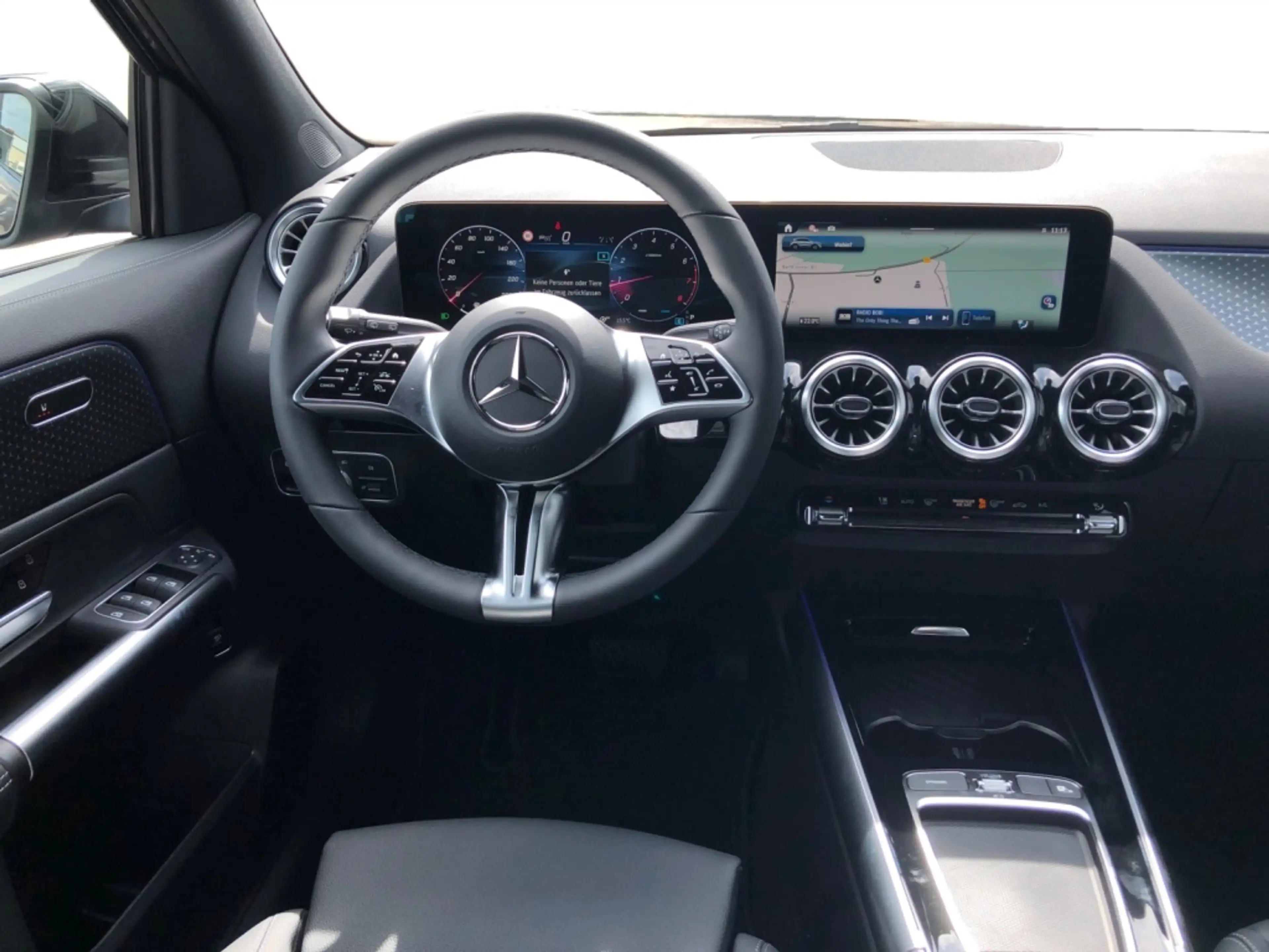 Mercedes-Benz GLA 180 MBUX+Progressive+Night+Fahrassist+AHK — photo 9
