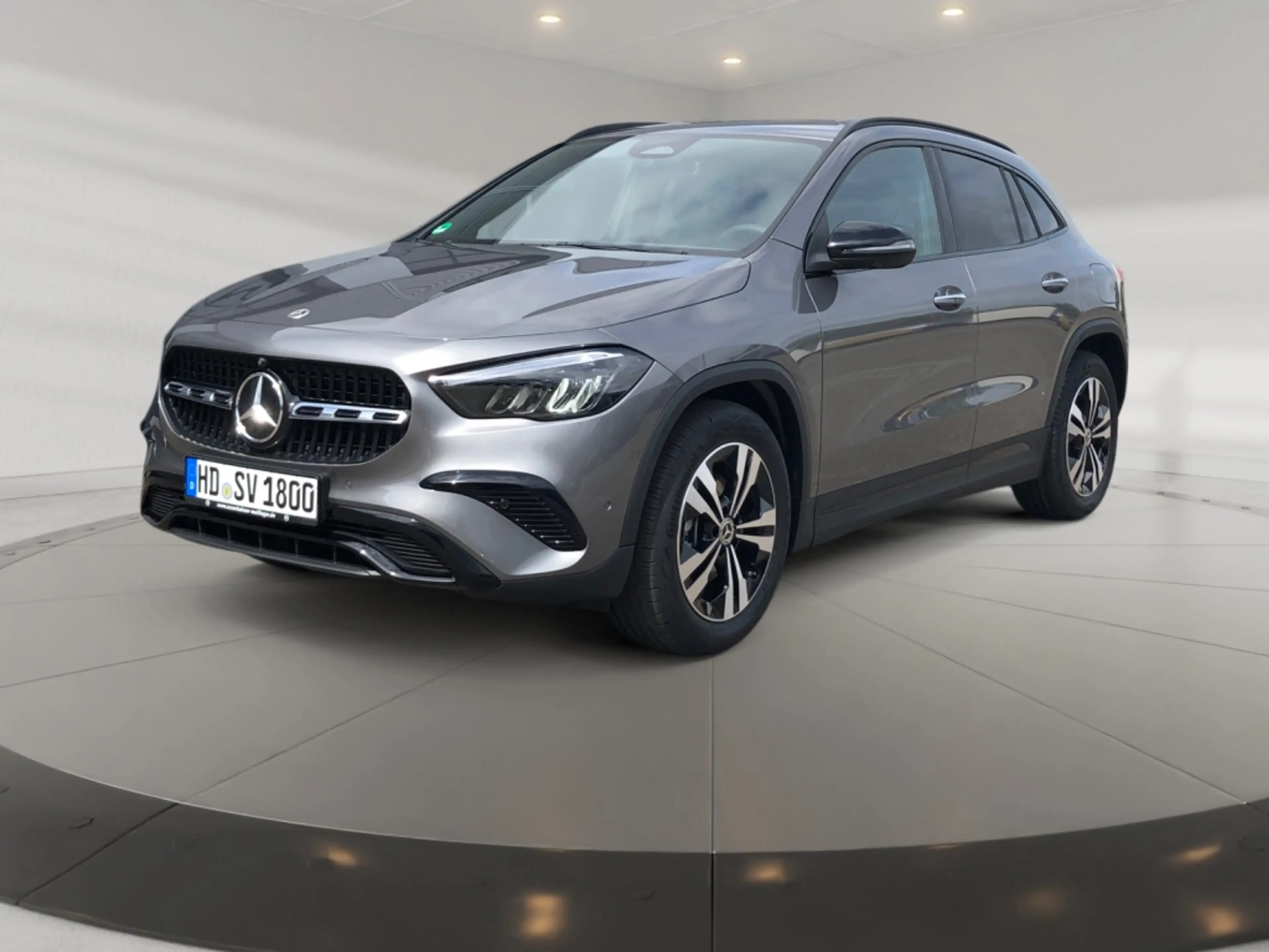 Mercedes-Benz GLA 180 MBUX+Progressive+Night+Fahrassist+AHK — photo 2