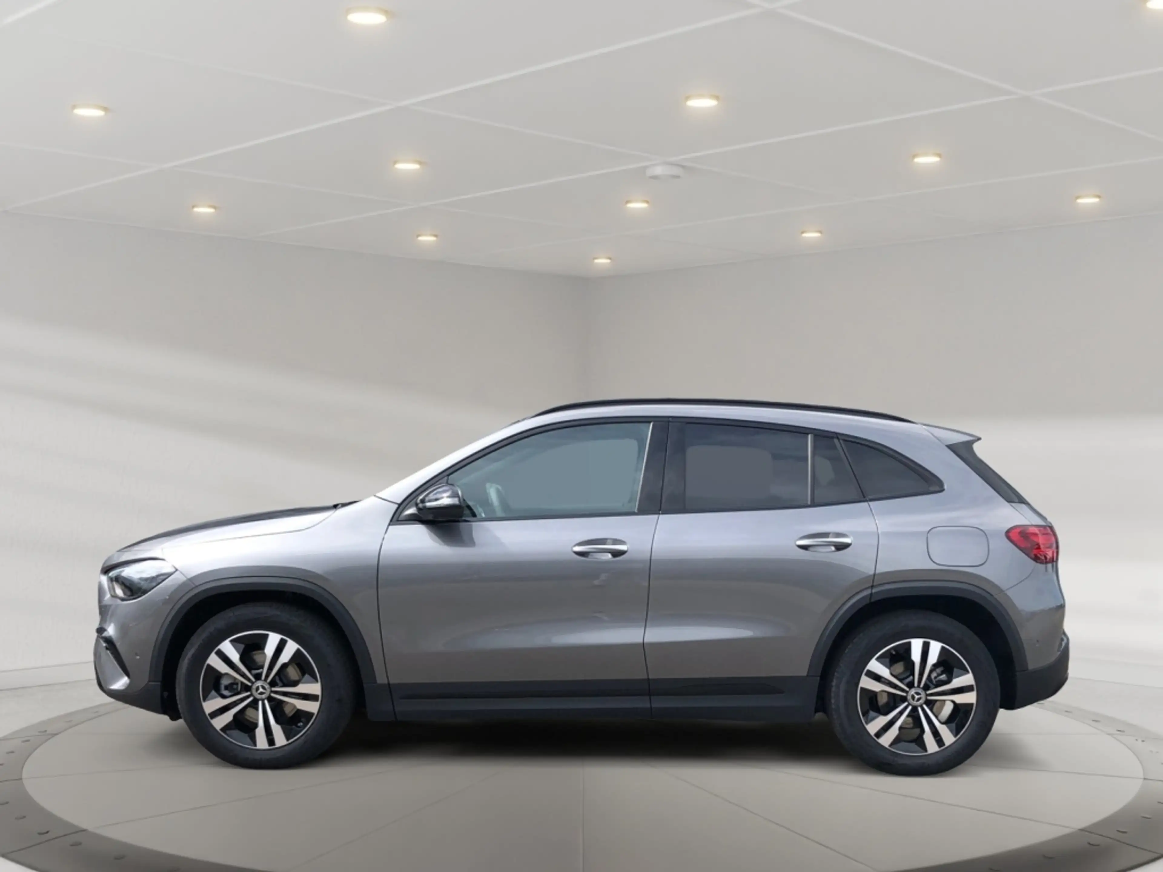 Mercedes-Benz GLA 180 MBUX+Progressive+Night+Fahrassist+AHK — photo 5