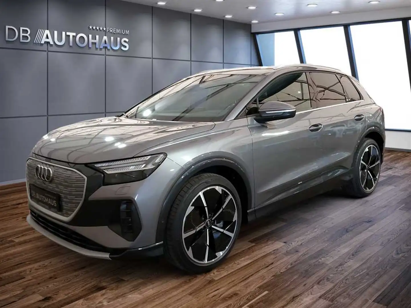 Audi Q4 e-tron 40 Grijs - 1