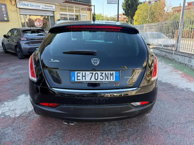 Lancia Delta view 7