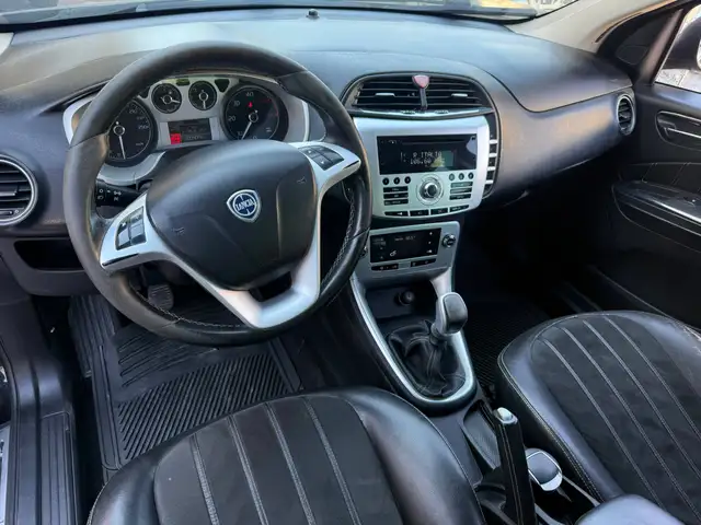 Lancia Delta view 10