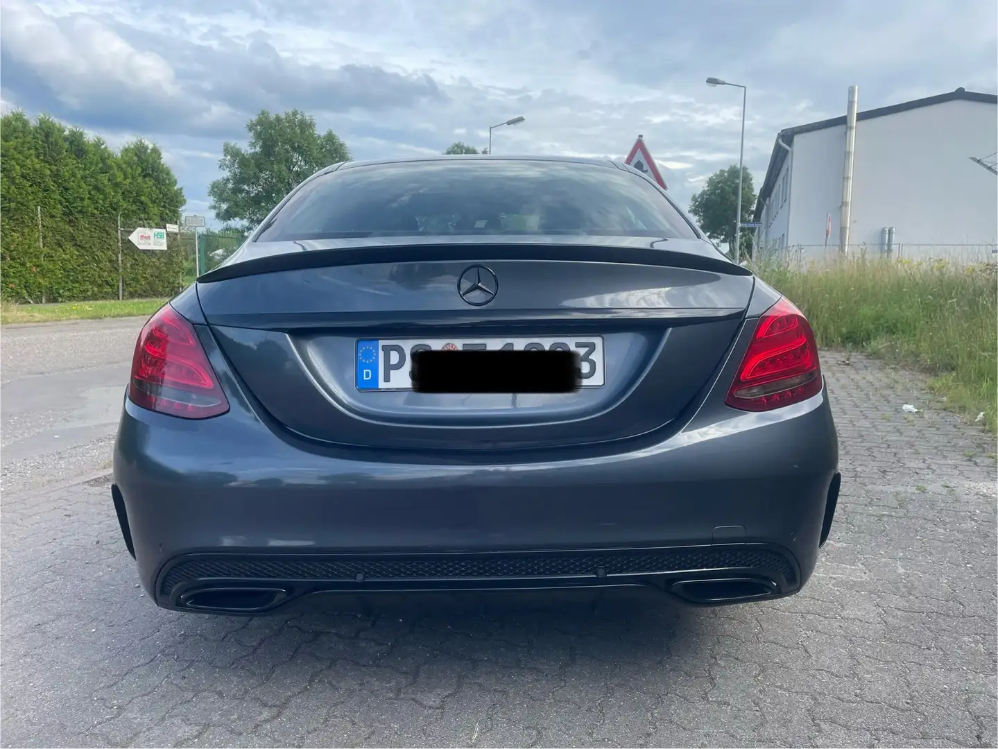 Mercedes-Benz C 180 AMG Line Grau - 2