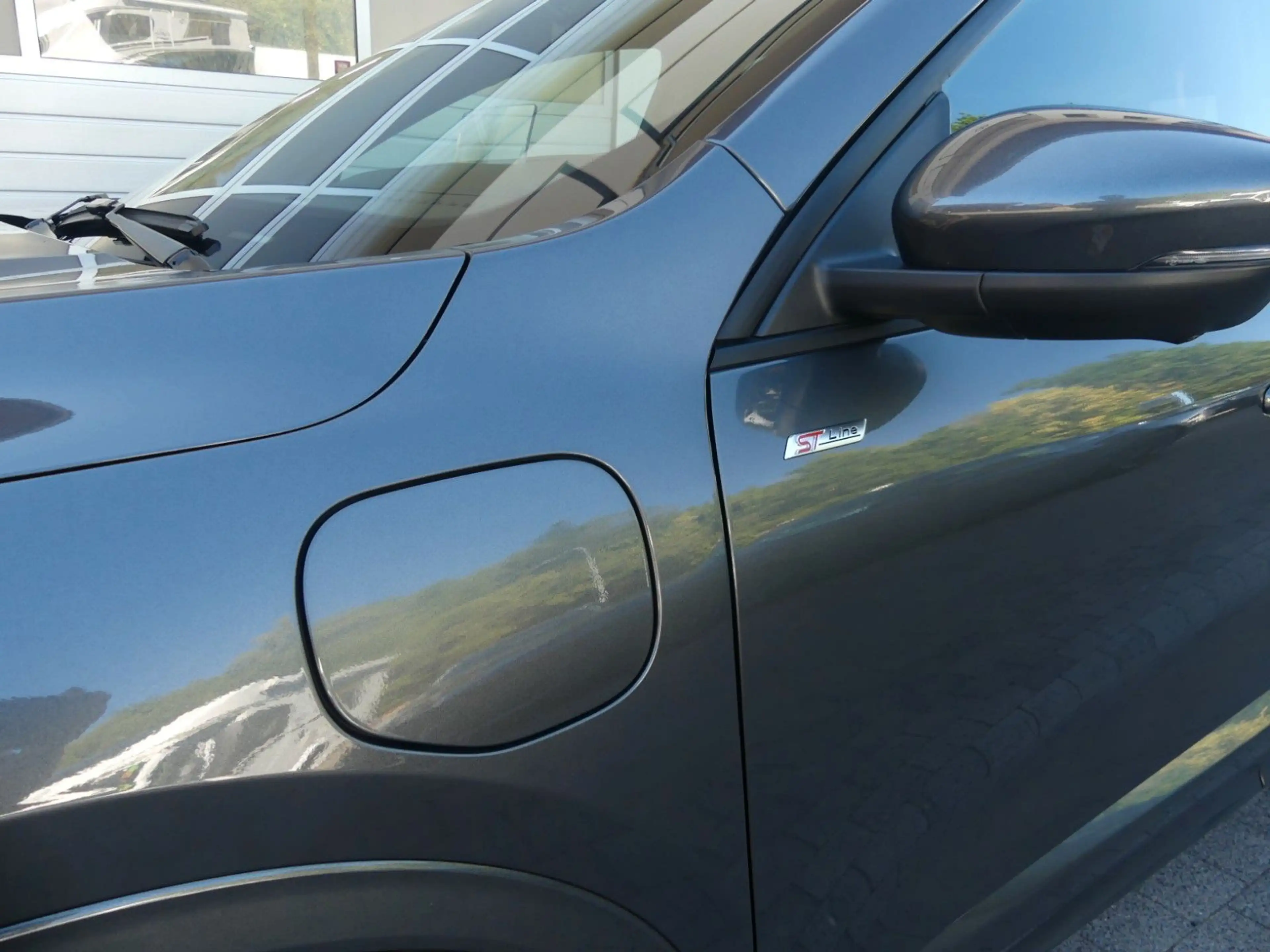 Ford Kuga Plug-In Hybrid ST-Line X — photo 3