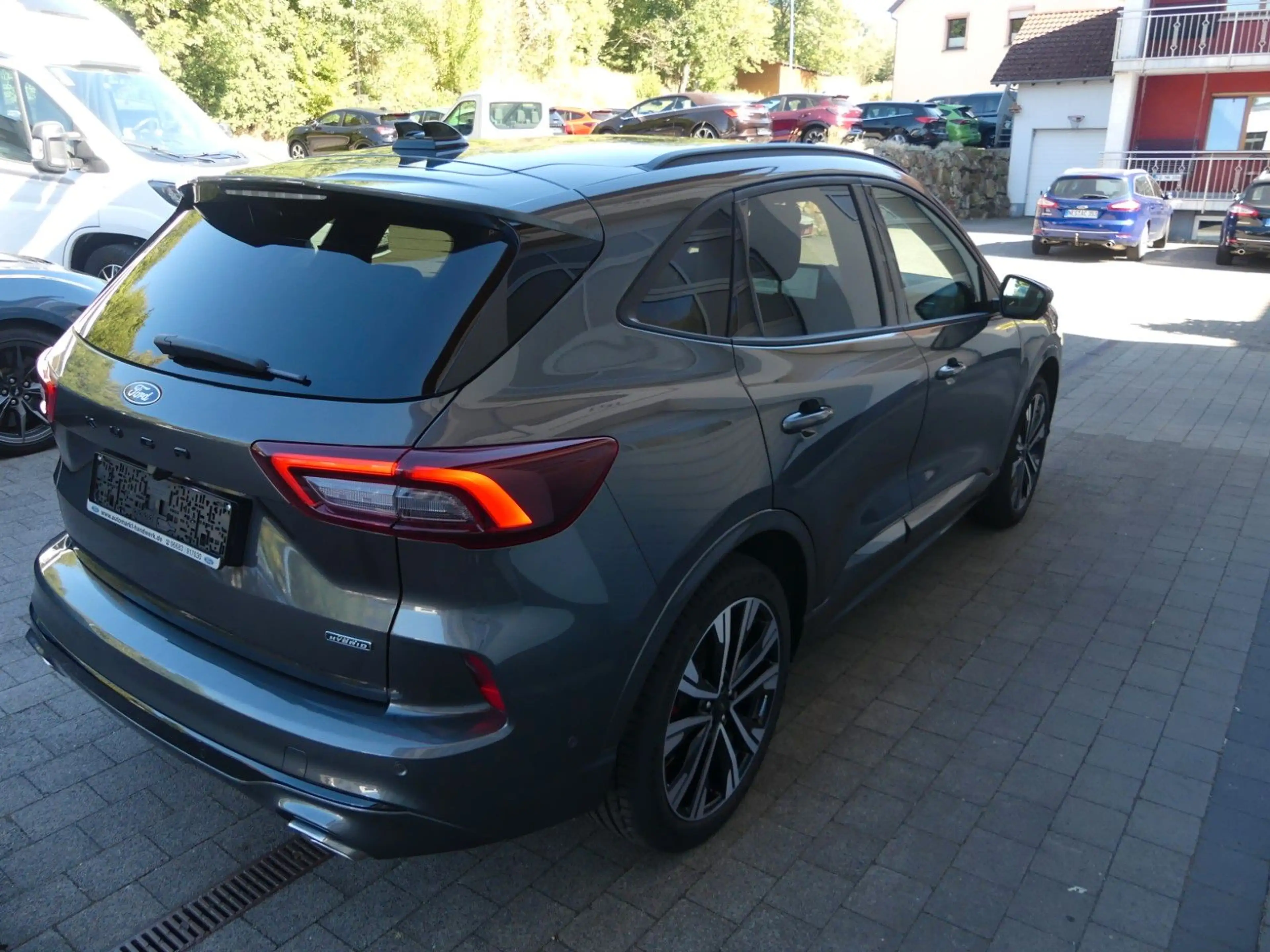 Ford Kuga Plug-In Hybrid ST-Line X — photo 6