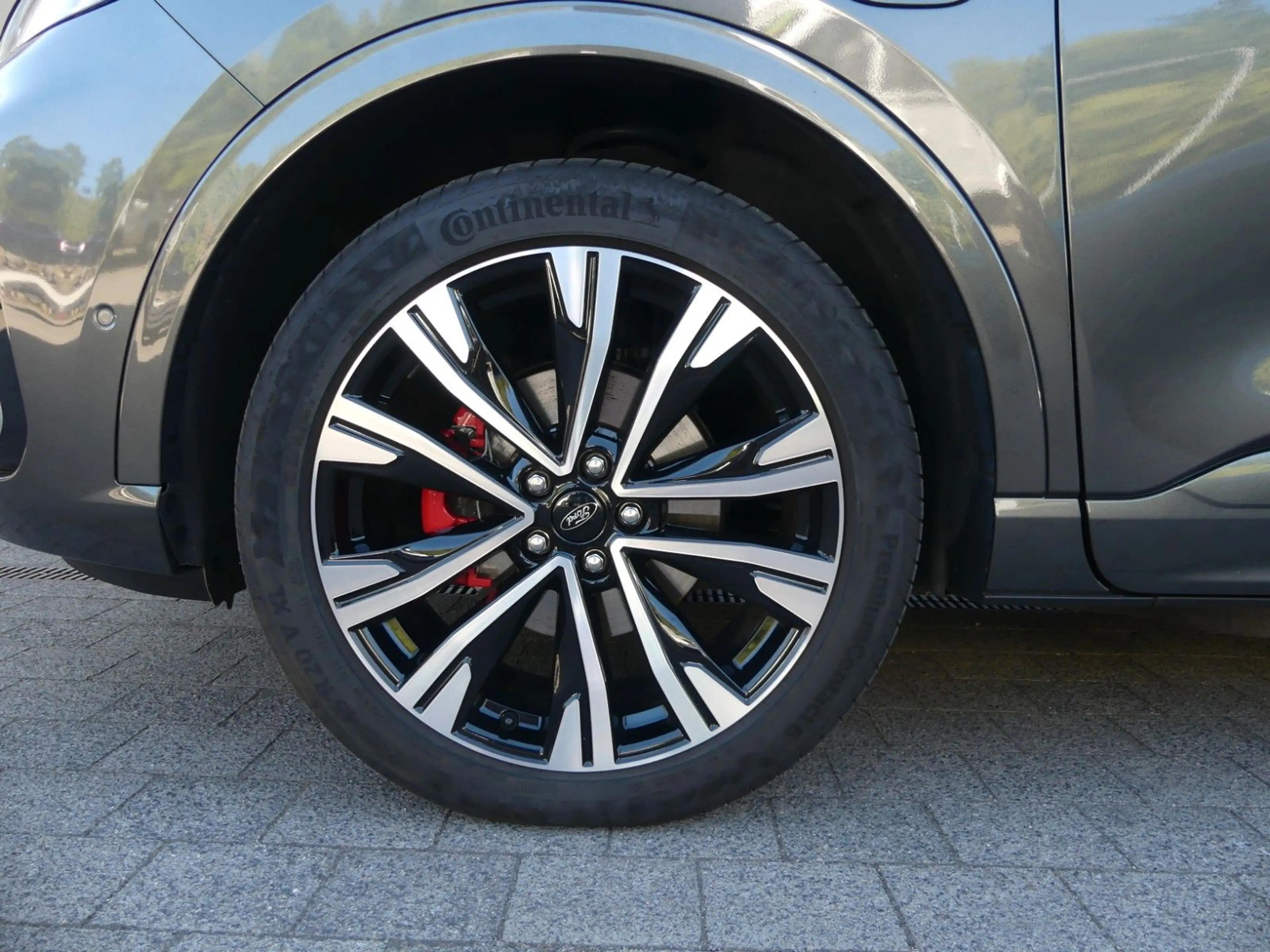 Ford Kuga Plug-In Hybrid ST-Line X — photo 9