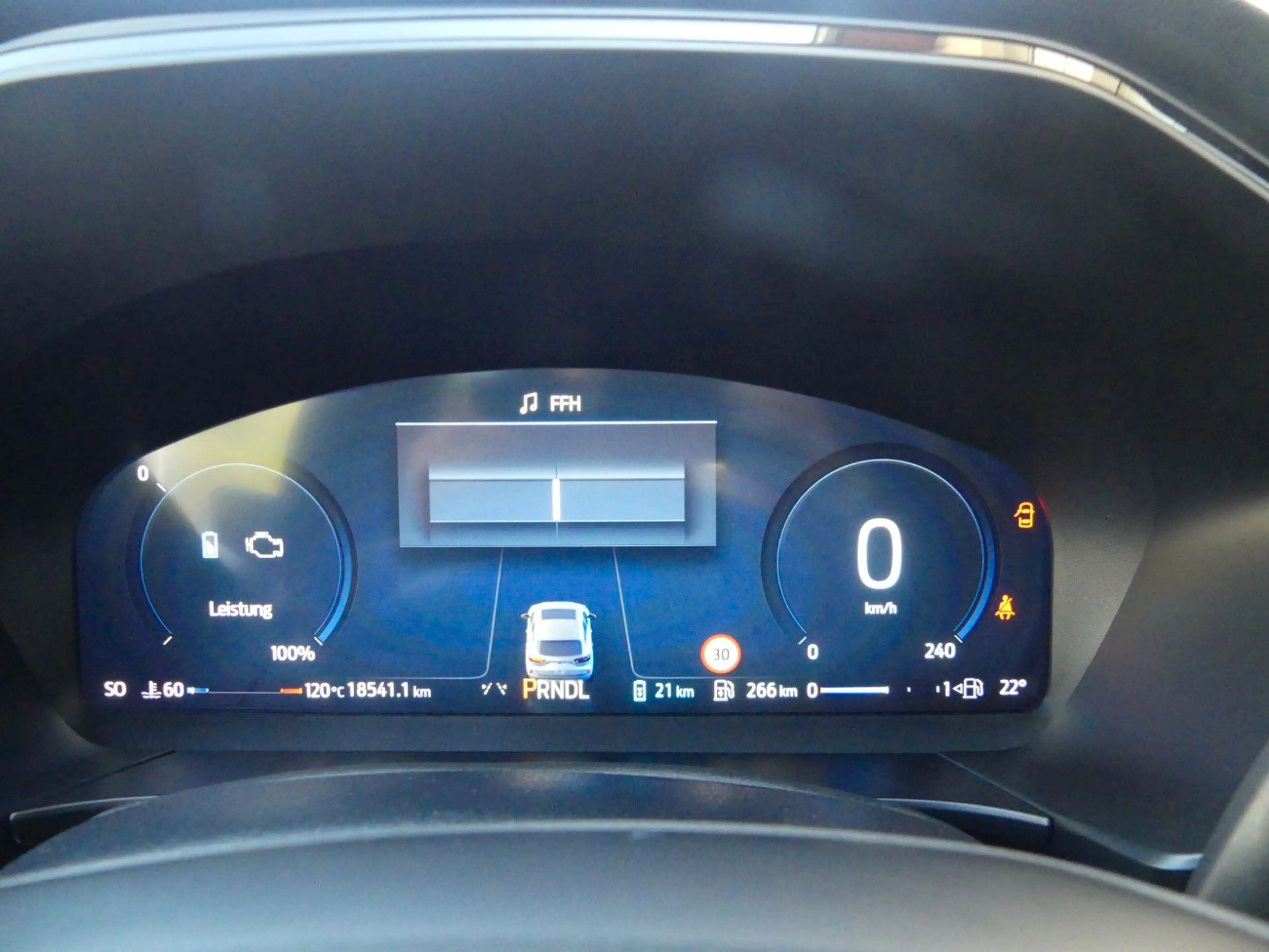 Ford Kuga Plug-In Hybrid ST-Line X — photo 12