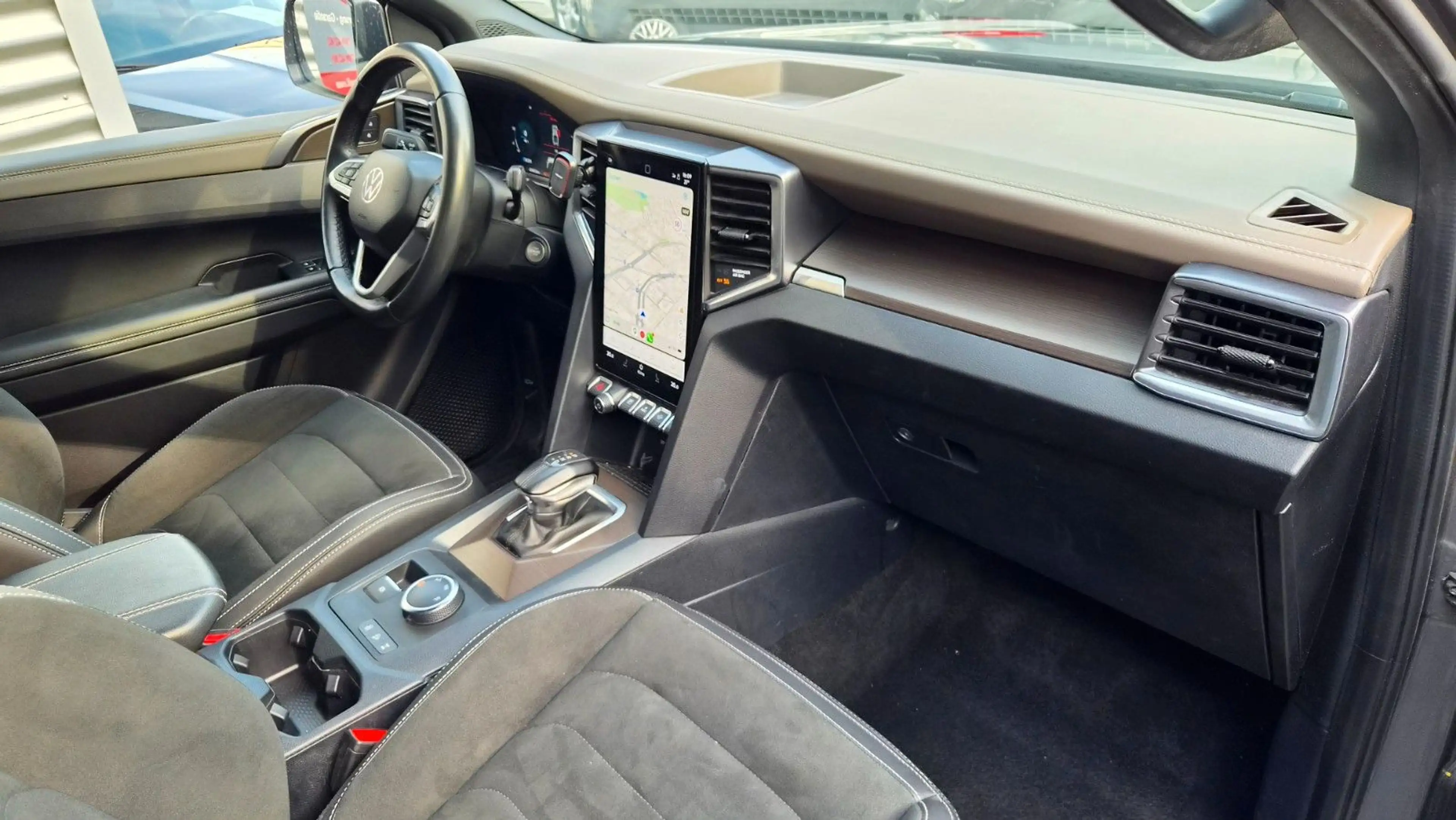 Volkswagen Amarok 3.0 TDI Style Doppelkabine 4Motion — photo 8