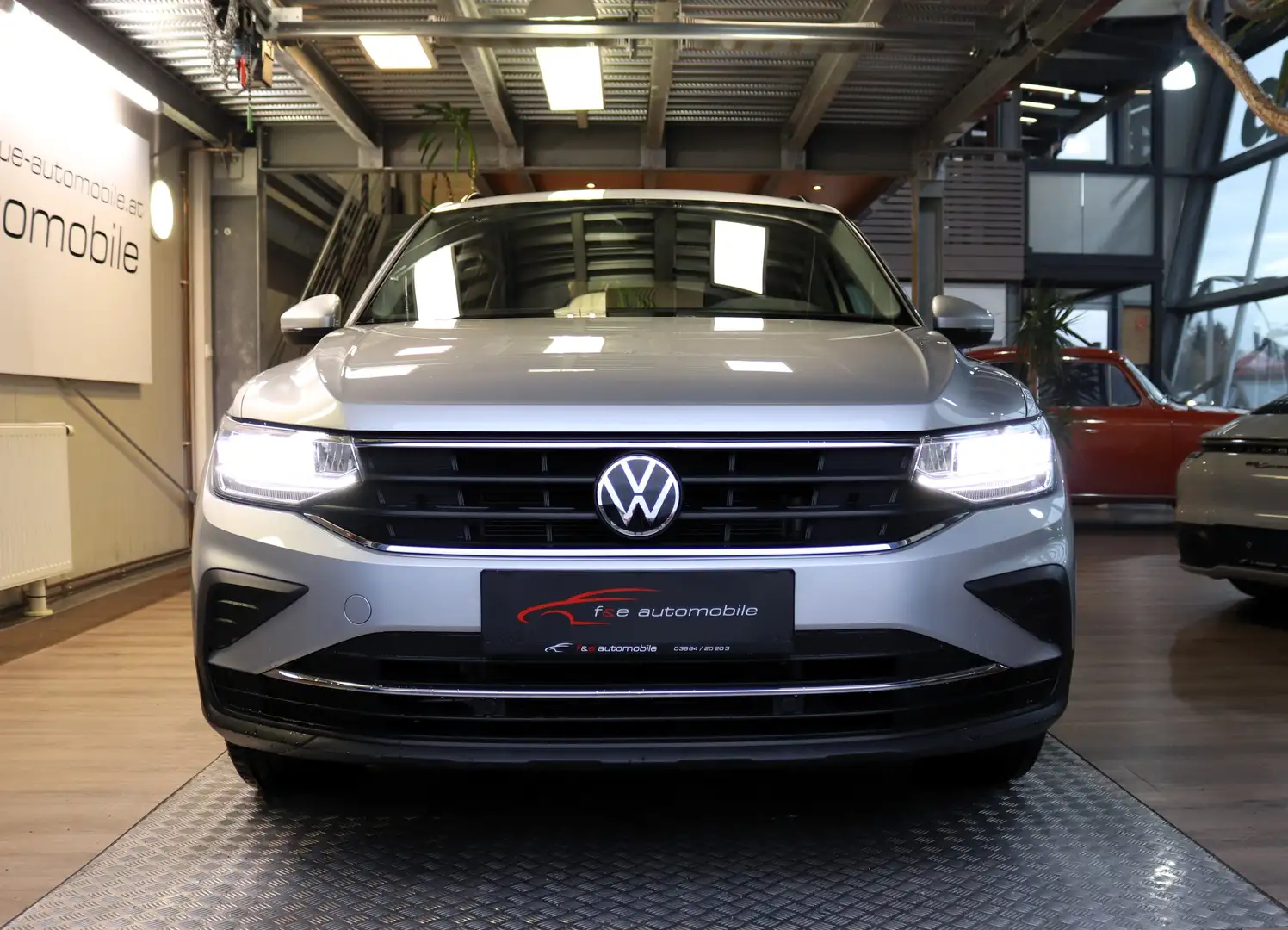 Volkswagen Tiguan 2,0 TDI Life 4Motion Silber - 2