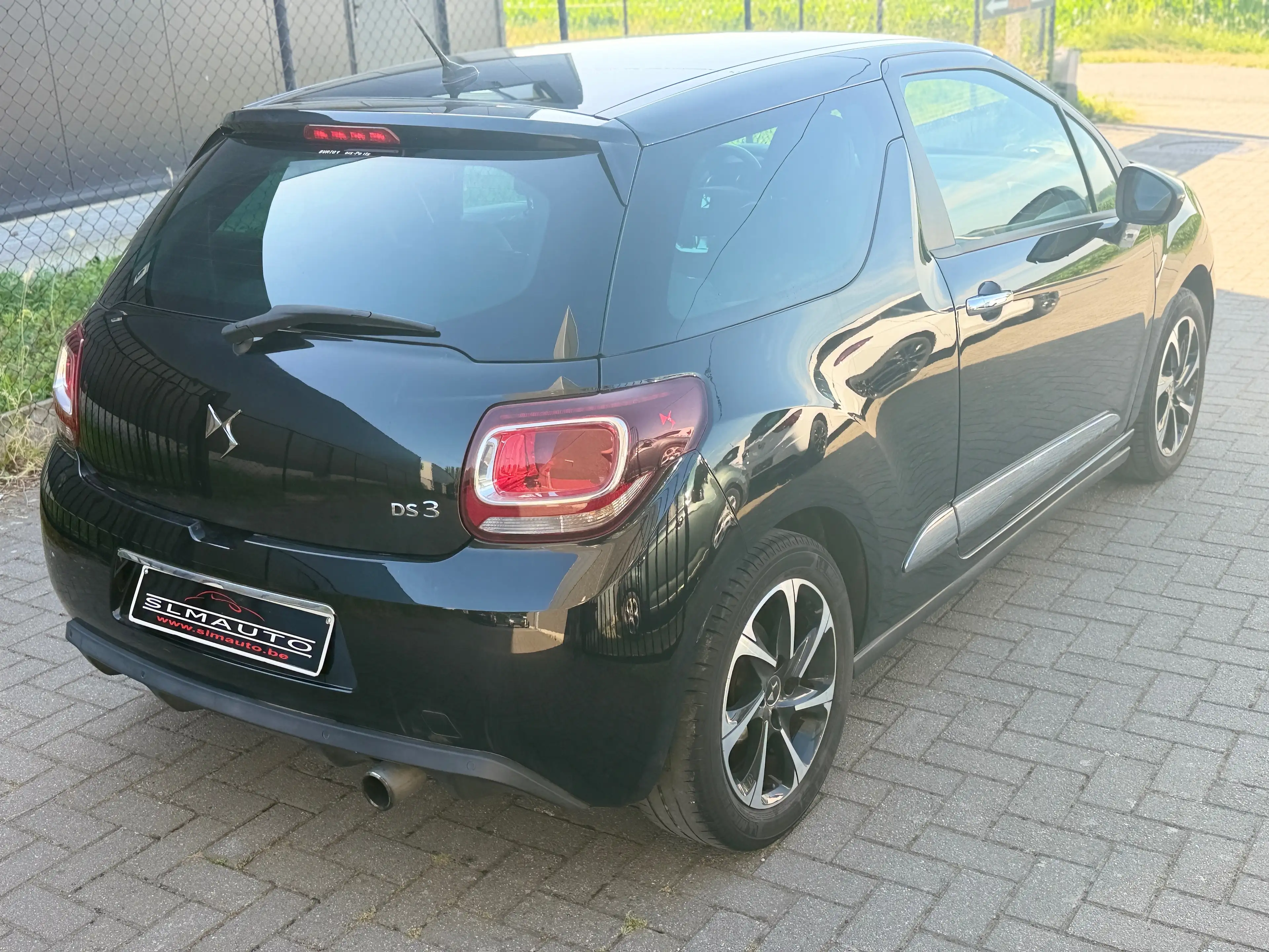 DS Automobiles DS 3 DS 3 1.2i PureTech Inès de la Fressange — photo 3