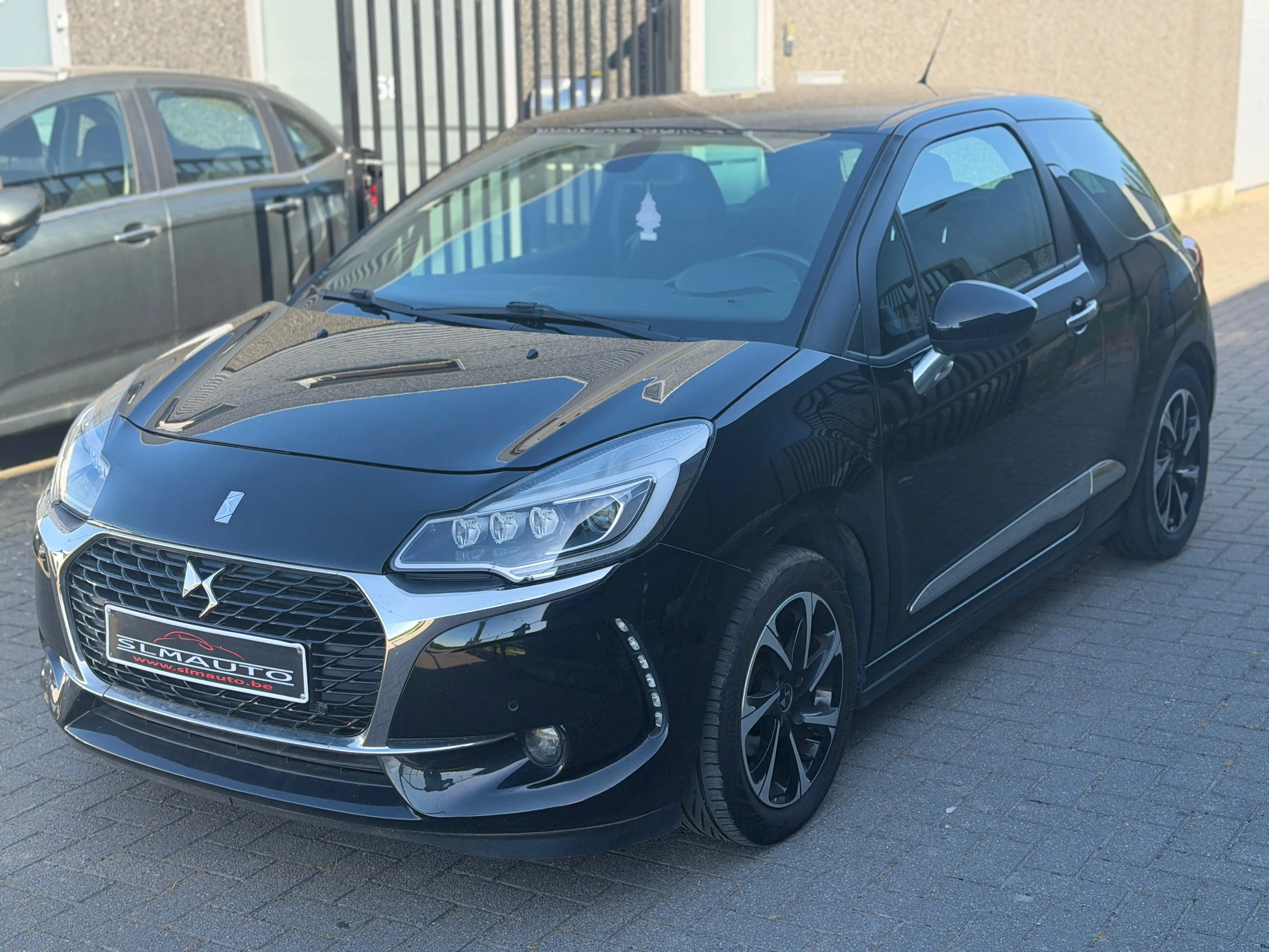 DS Automobiles DS 3 DS 3 1.2i PureTech Inès de la Fressange