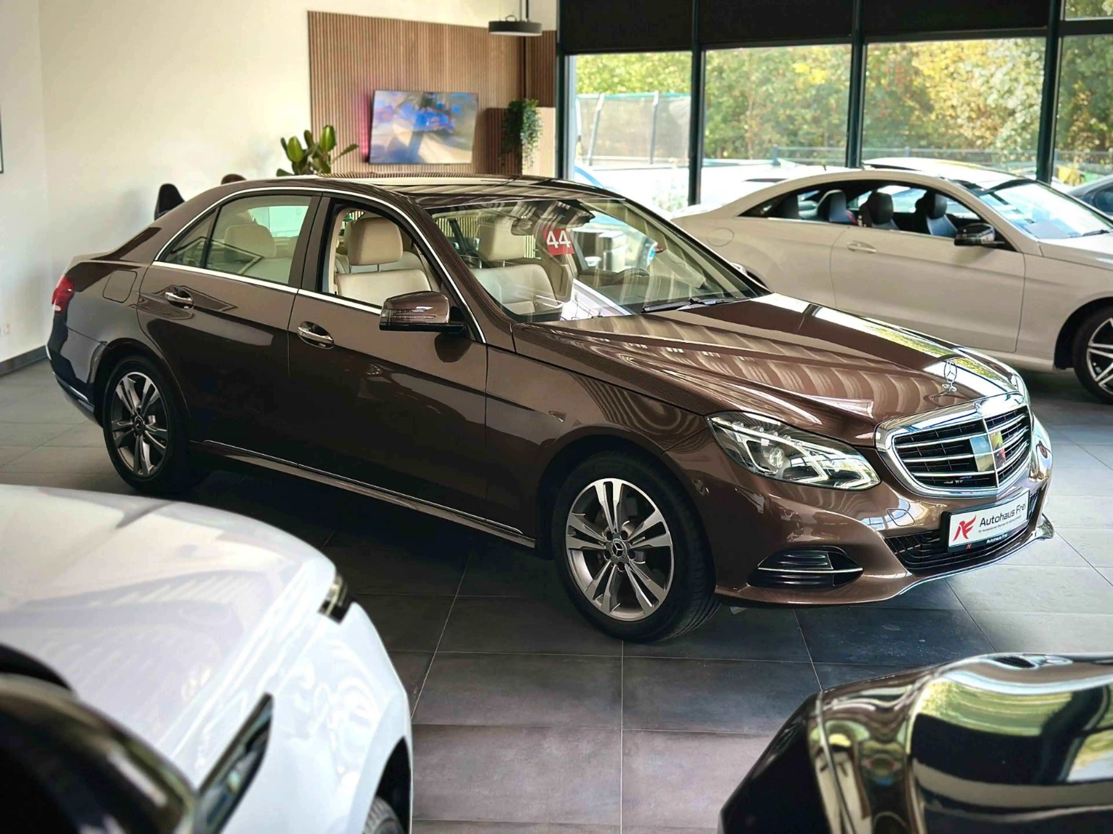 Mercedes-Benz E 350 AirMatic*Elegance*Distro+*TotwASS*Keyless* — photo 11