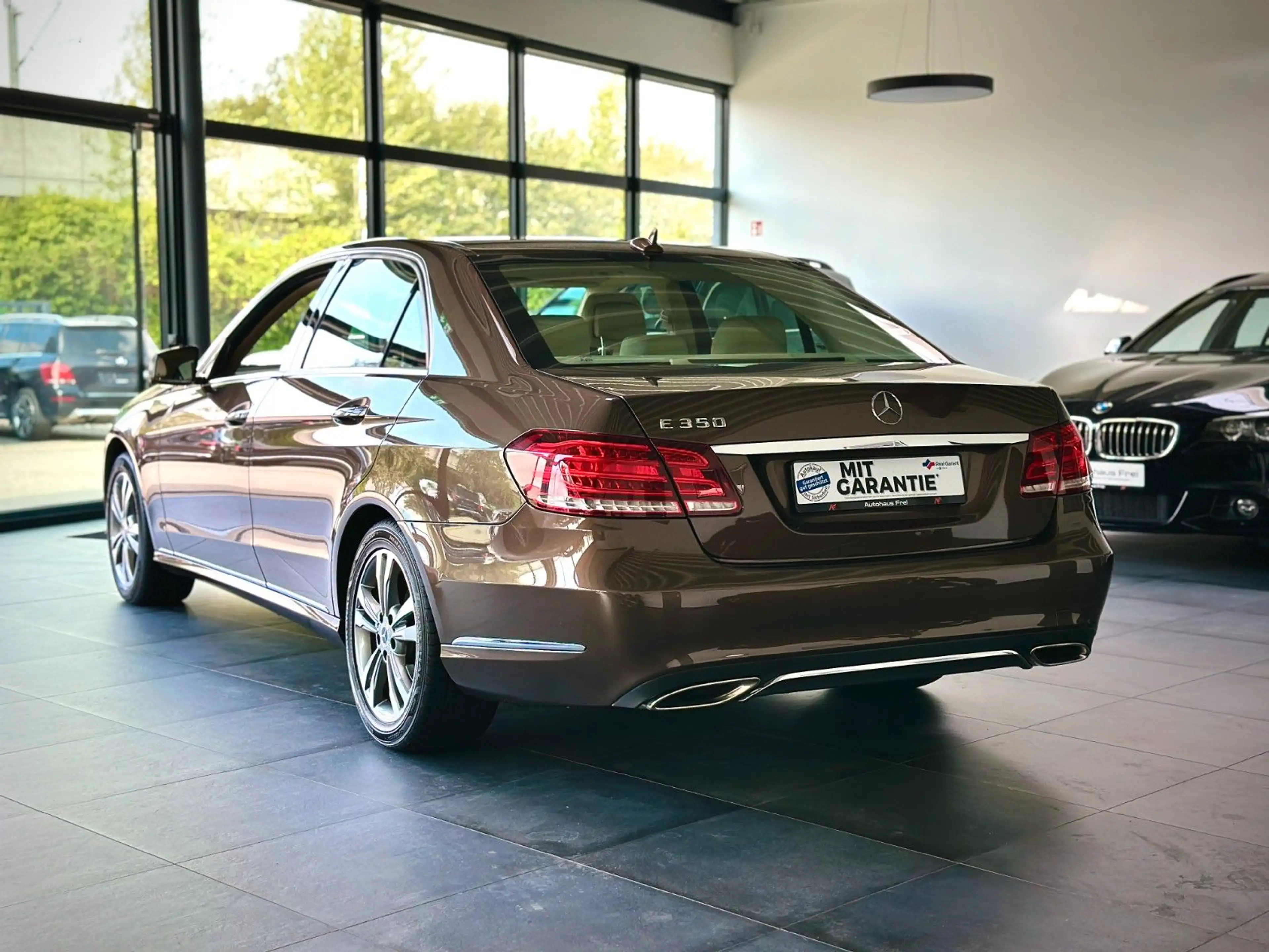 Mercedes-Benz E 350 AirMatic*Elegance*Distro+*TotwASS*Keyless* — photo 2