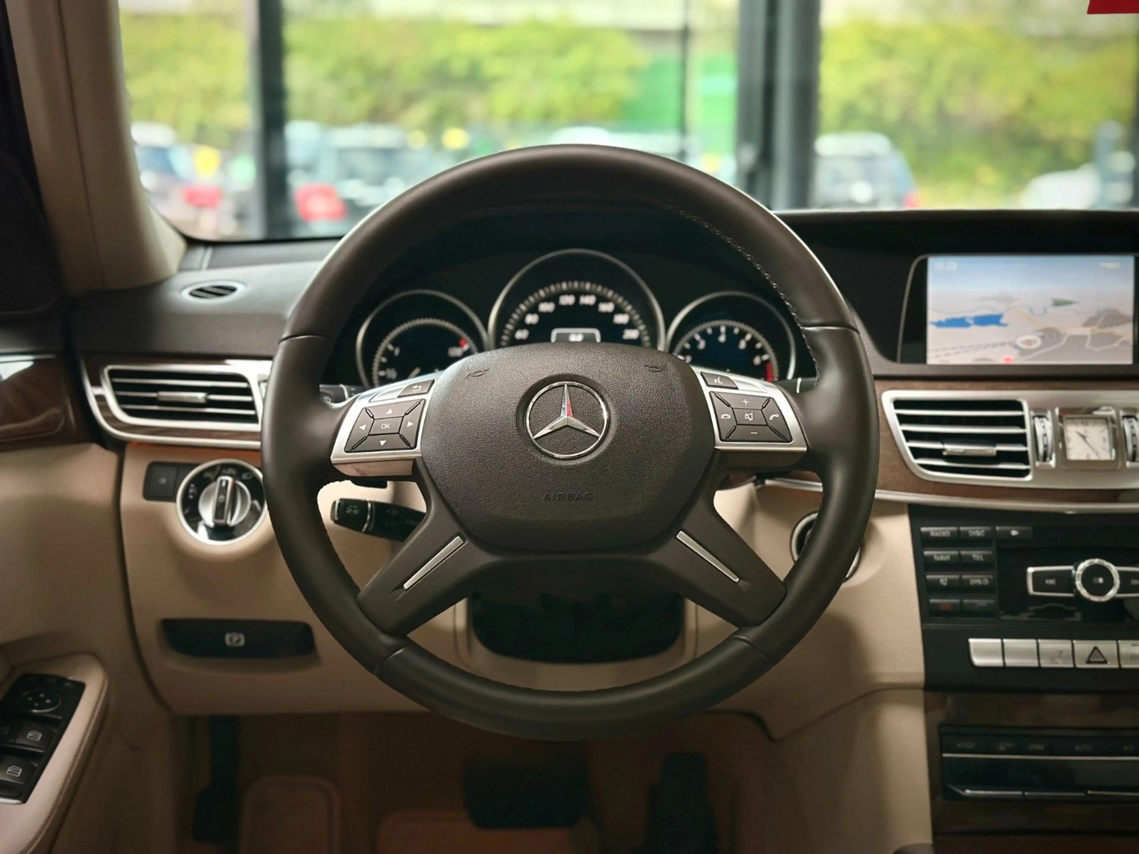 Mercedes-Benz E 350 AirMatic*Elegance*Distro+*TotwASS*Keyless* — photo 15