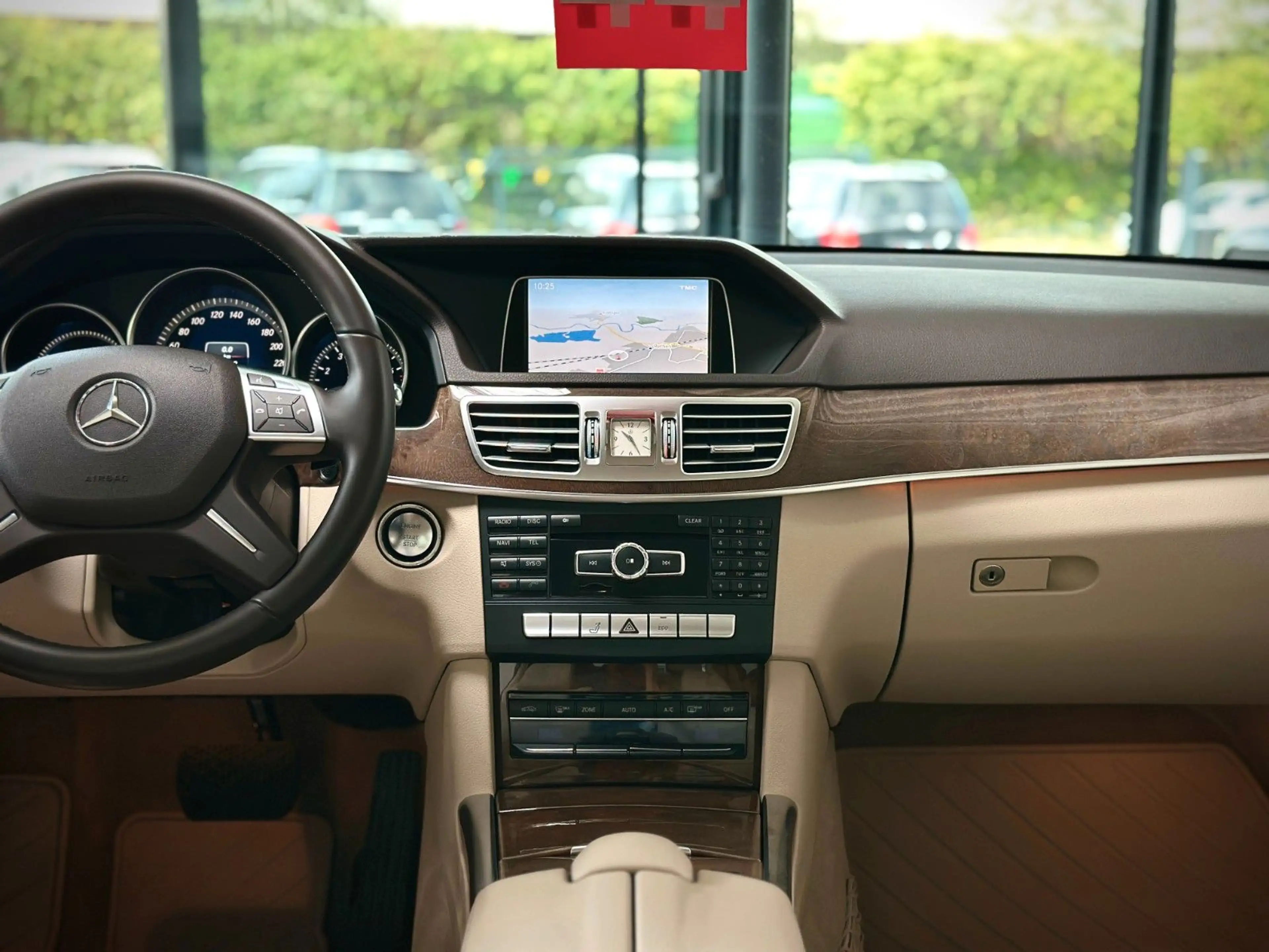 Mercedes-Benz E 350 AirMatic*Elegance*Distro+*TotwASS*Keyless* — photo 14