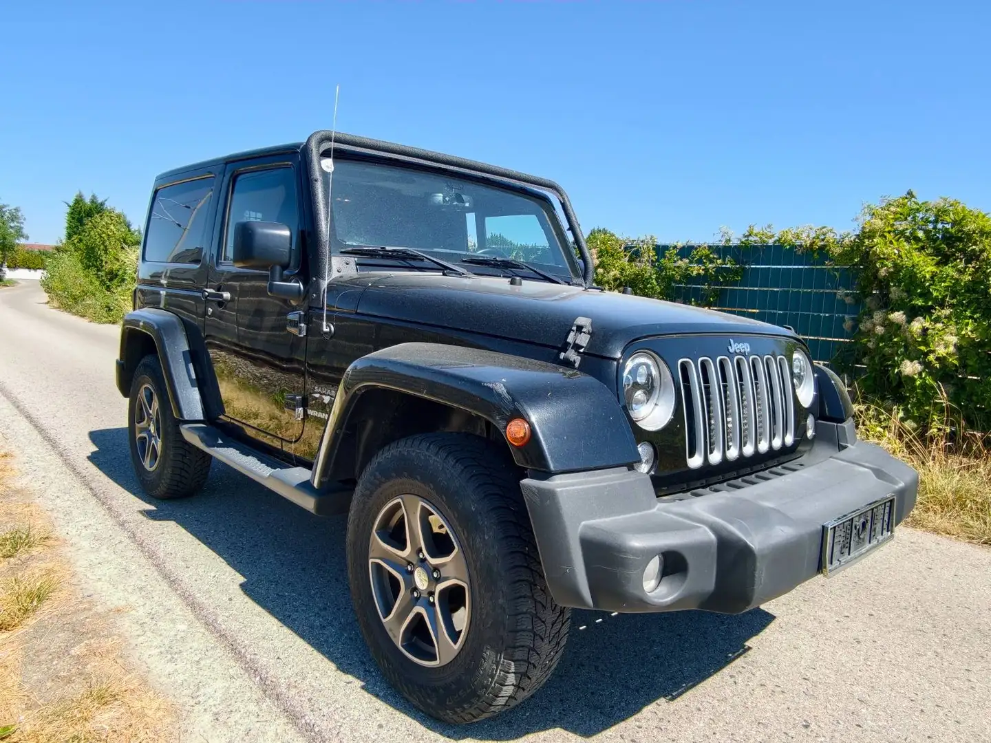 Jeep Wrangler 2.8 CRD Sahara Schwarz - 1