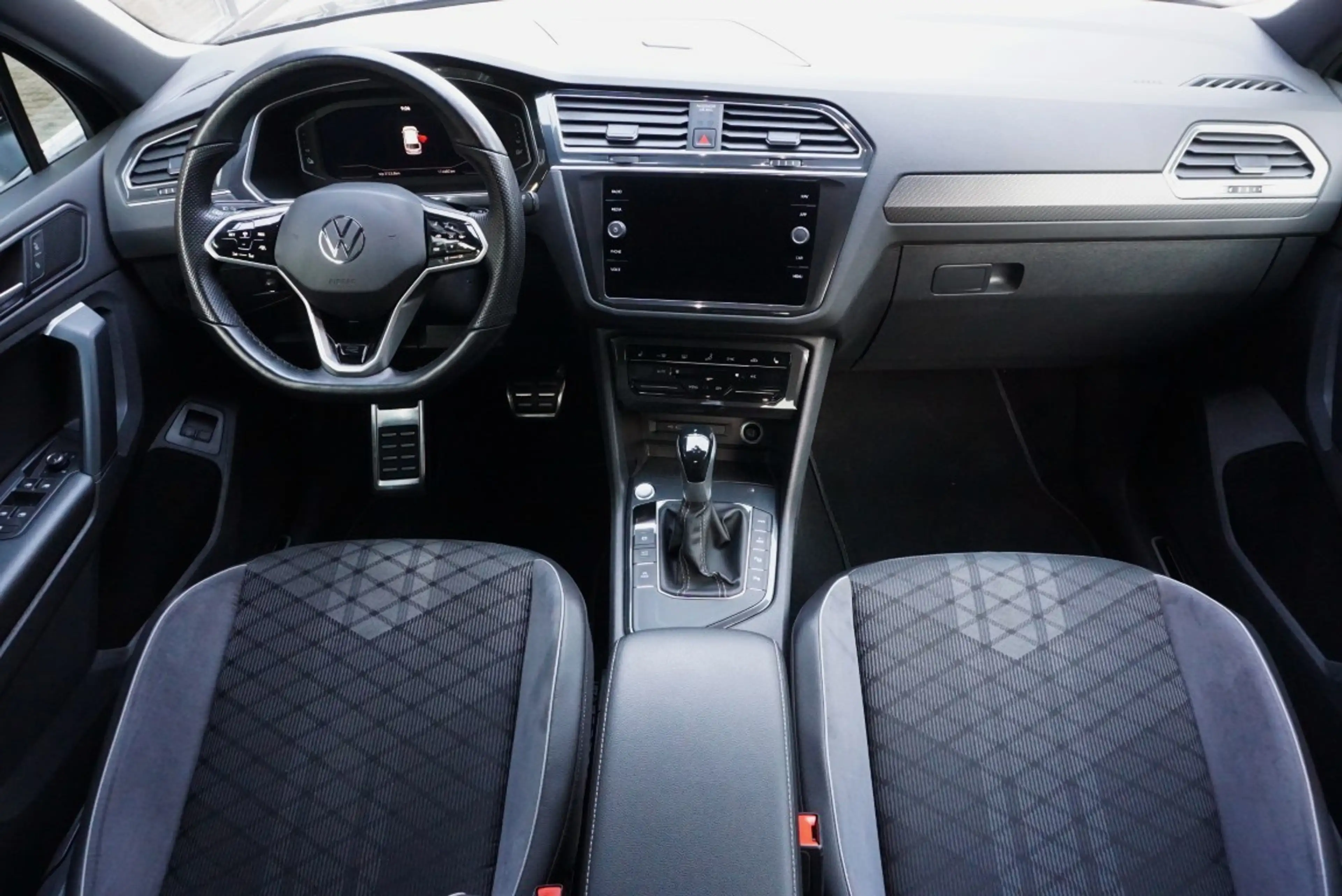 Volkswagen Tiguan 1.4 TSI eHybrid R-Line Business+ Trekhaak/Camera! — photo 8