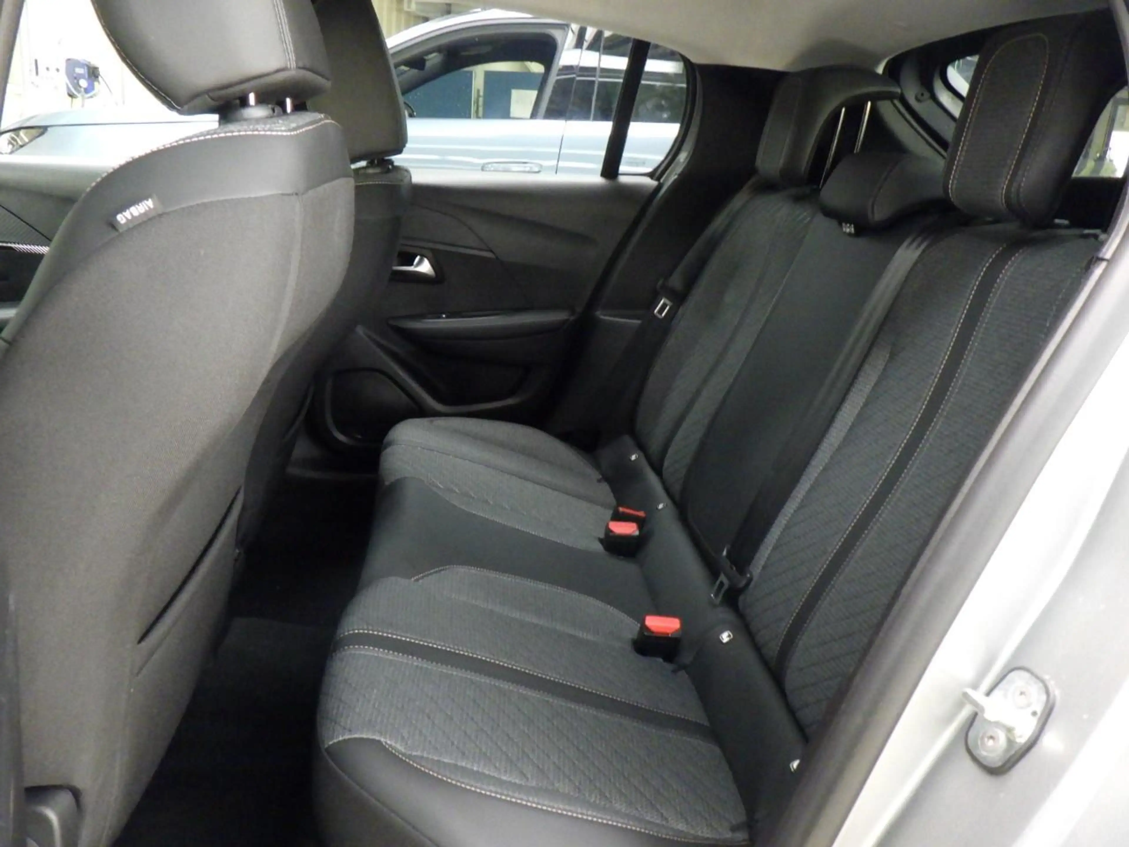 Peugeot 208 1.2 Hybrid 110 e-DCS6 Allure Tot 8 Jaar Garantie | — photo 5