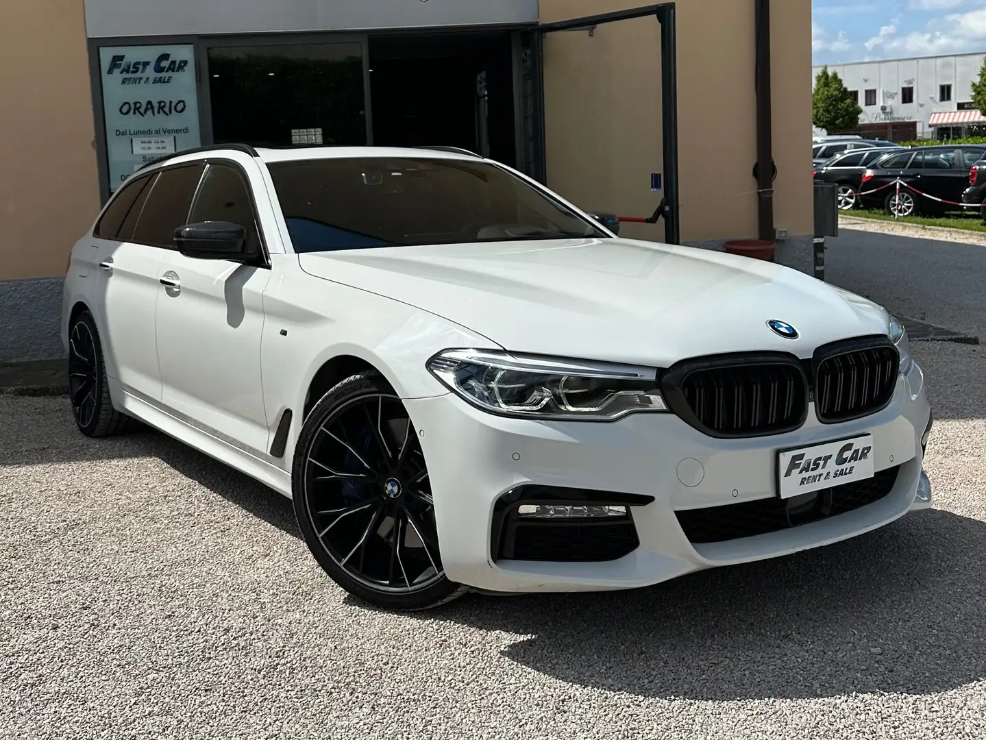 BMW 540 540d Touring xdrive Msport auto Bílá - 2